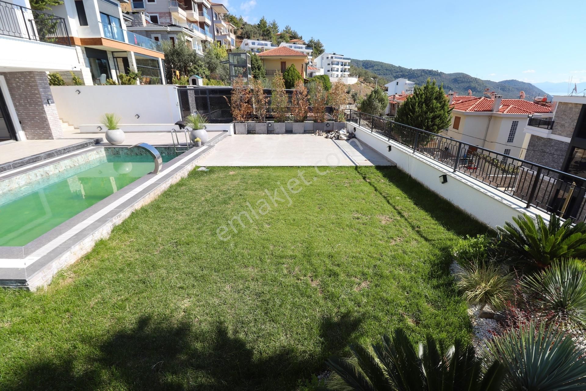 Balıkesir Altınoluk'ta Satılık Asansörlü Ultra Lüks Villa - Görsel 12