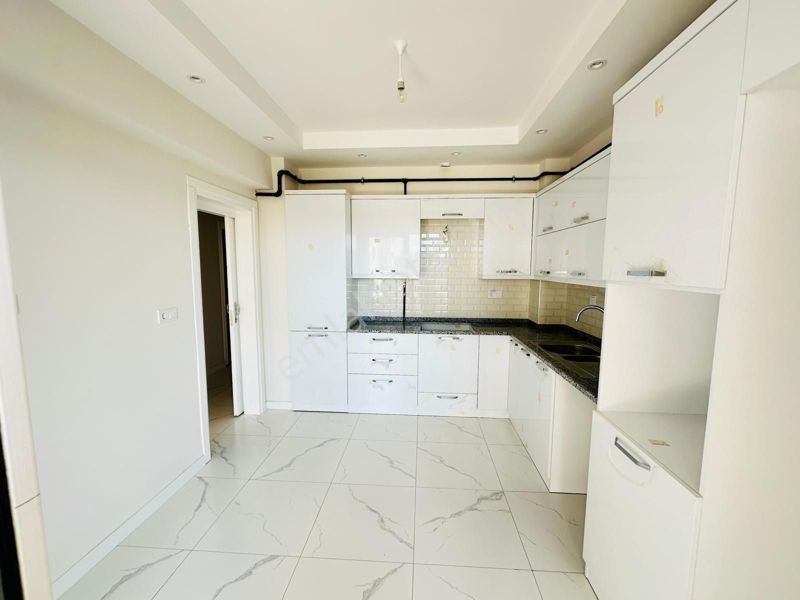 Kuyucak Merkez 5 Eylül De Satılık Fırsat 3+1 Daire - Görsel 2