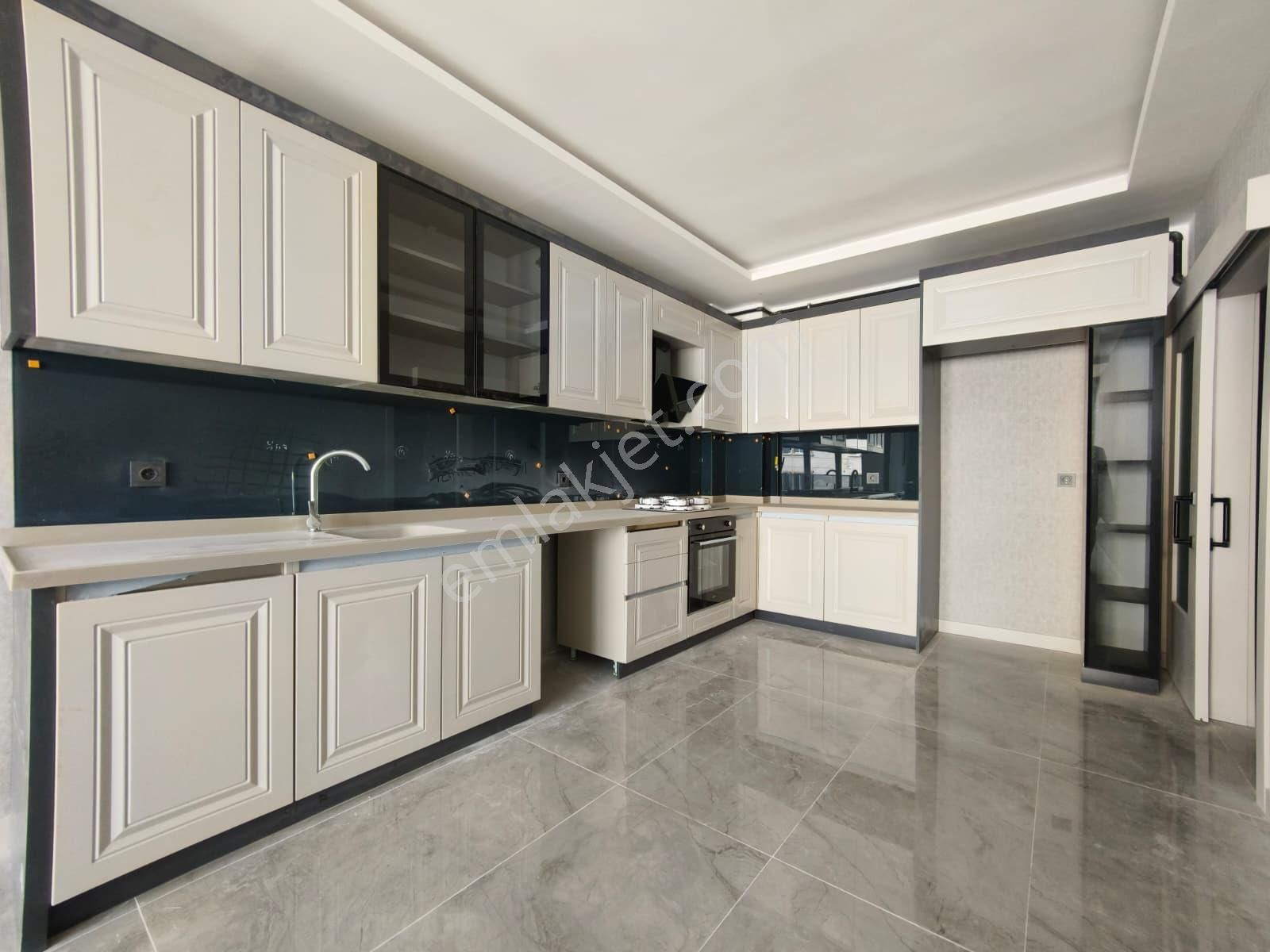 Güneşevlerde Site Konseptinde Sıfır Lüks Full Yapılı 4+1 Daire - Görsel 4