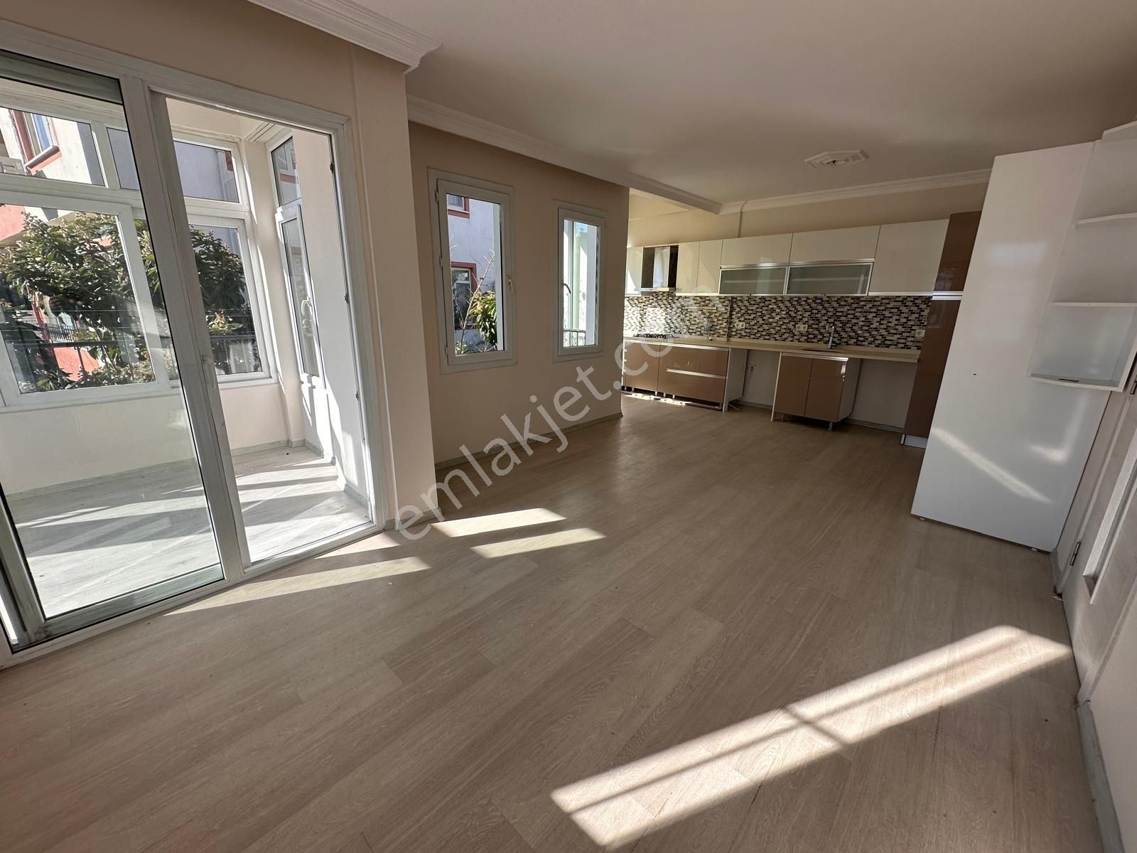 Stop’tan Akarca Merkezi Konumda 3+1 Çatı Dubleks