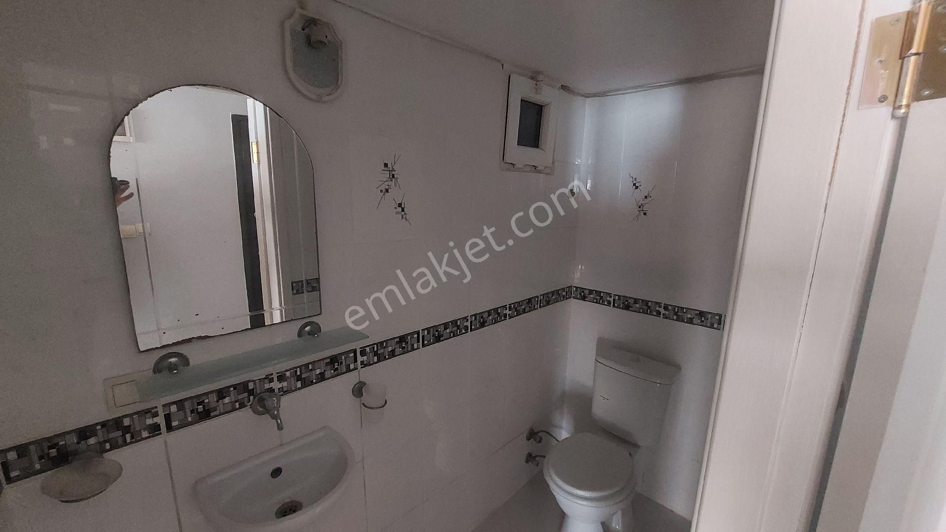 Kuşadası Ege Mahallesinde Havuzlu Doğalgazlı Sitede 5 Katlı Binanın 4.ncü Kat 3+1 Daire - Görsel 13