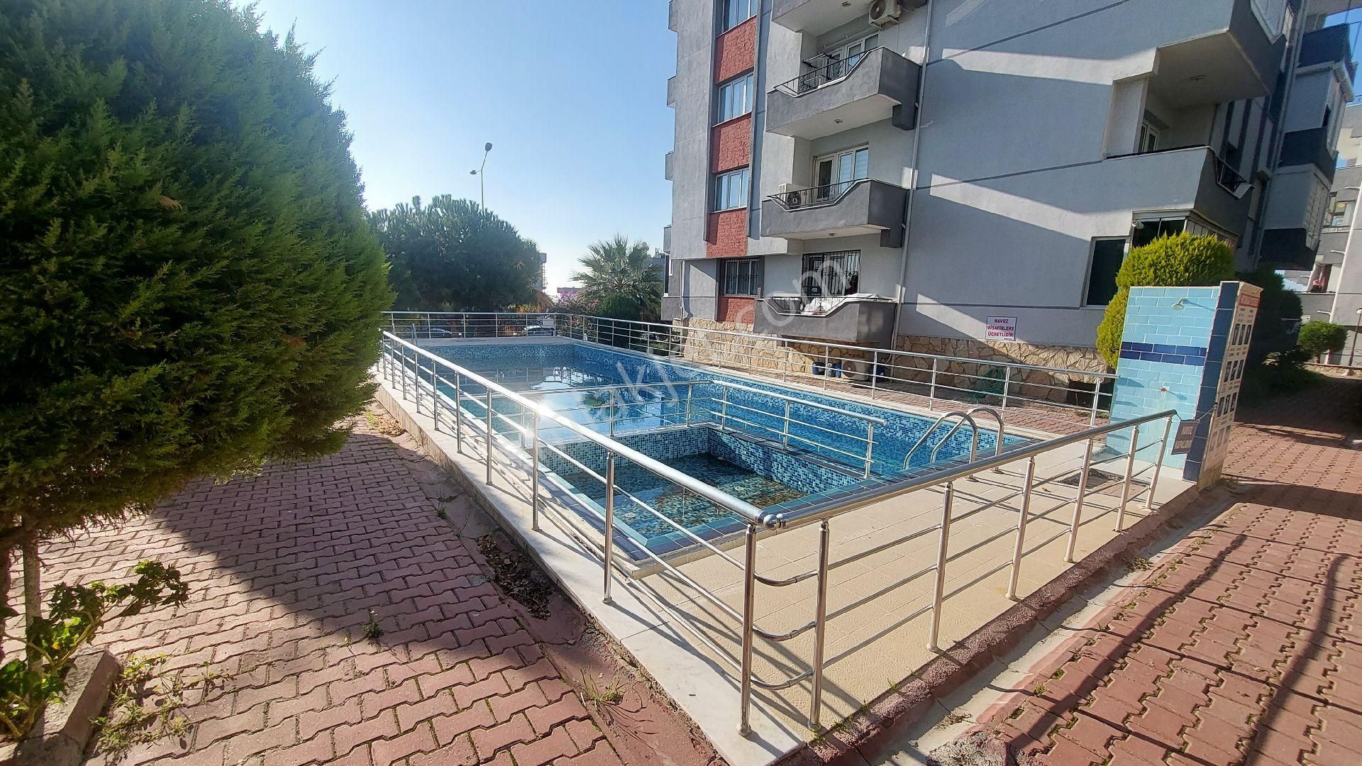 Kuşadası Ege Mahallesinde Havuzlu Doğalgazlı Sitede 5 Katlı Binanın 4.ncü Kat 3+1 Daire - Görsel 5