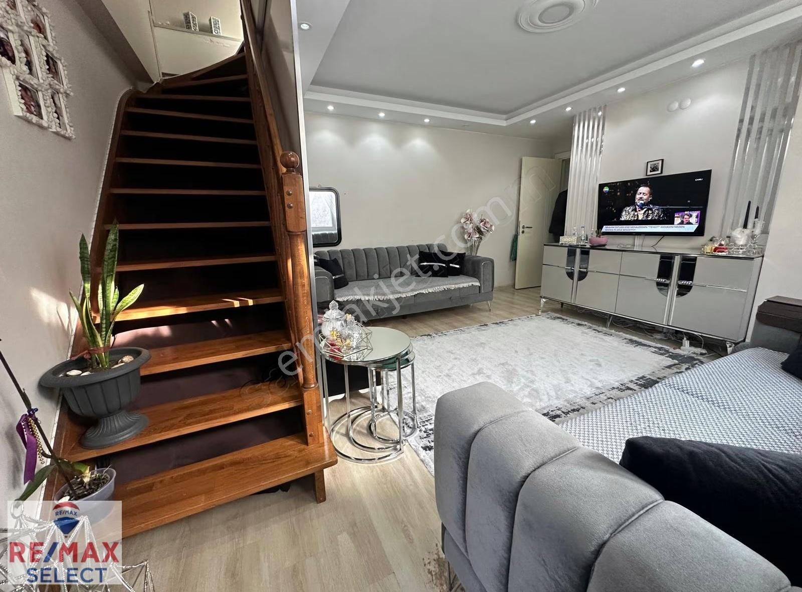 Cennet Mah. Hürriyet Cad. Satılık Dubleks Daire