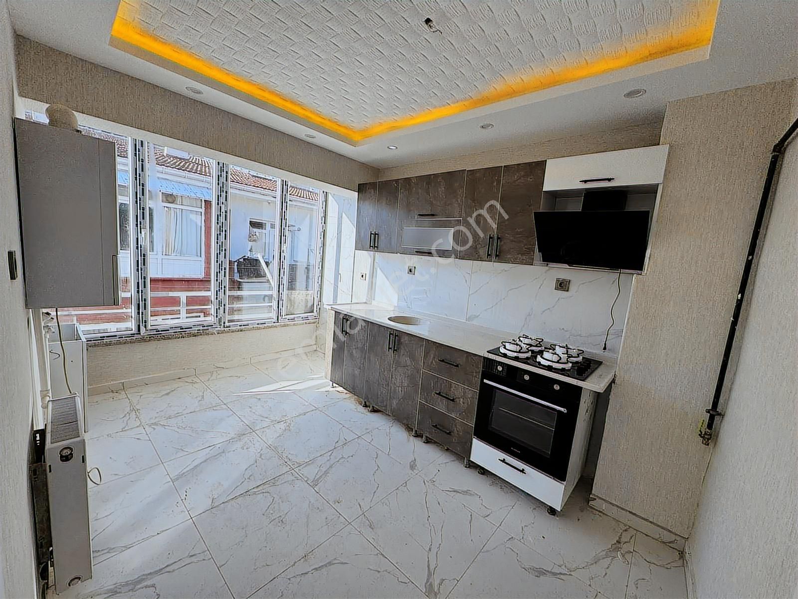 Fırsat !!! Plevne Mah Cadde Üzrinde 3+1 Ful Yapılı Katta Daire - Görsel 12