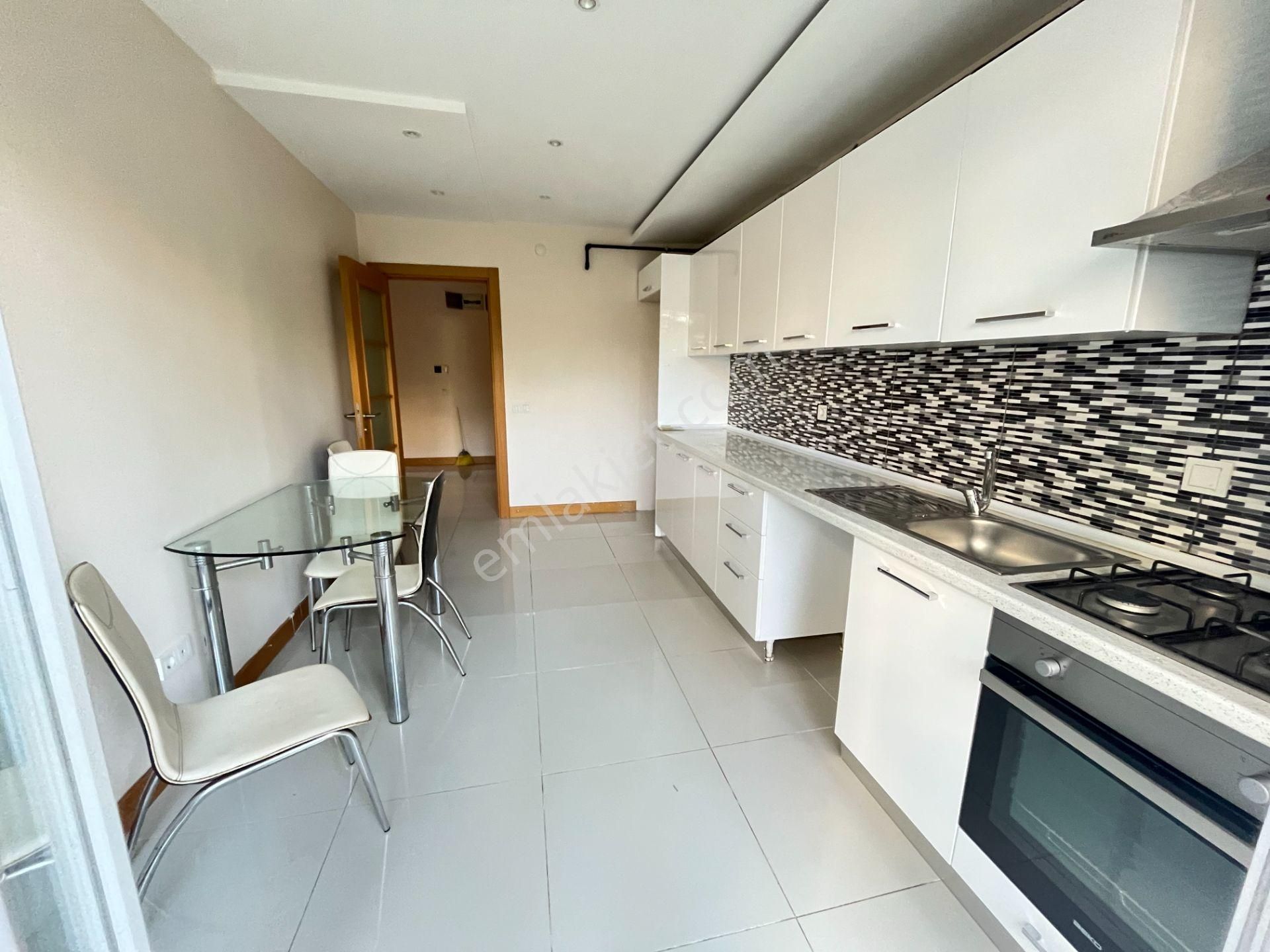 Büyükçekmece Atatürk Mah Ultra Lüks Havuzlu Sitede 2+1 Satılık Daire - Görsel 12