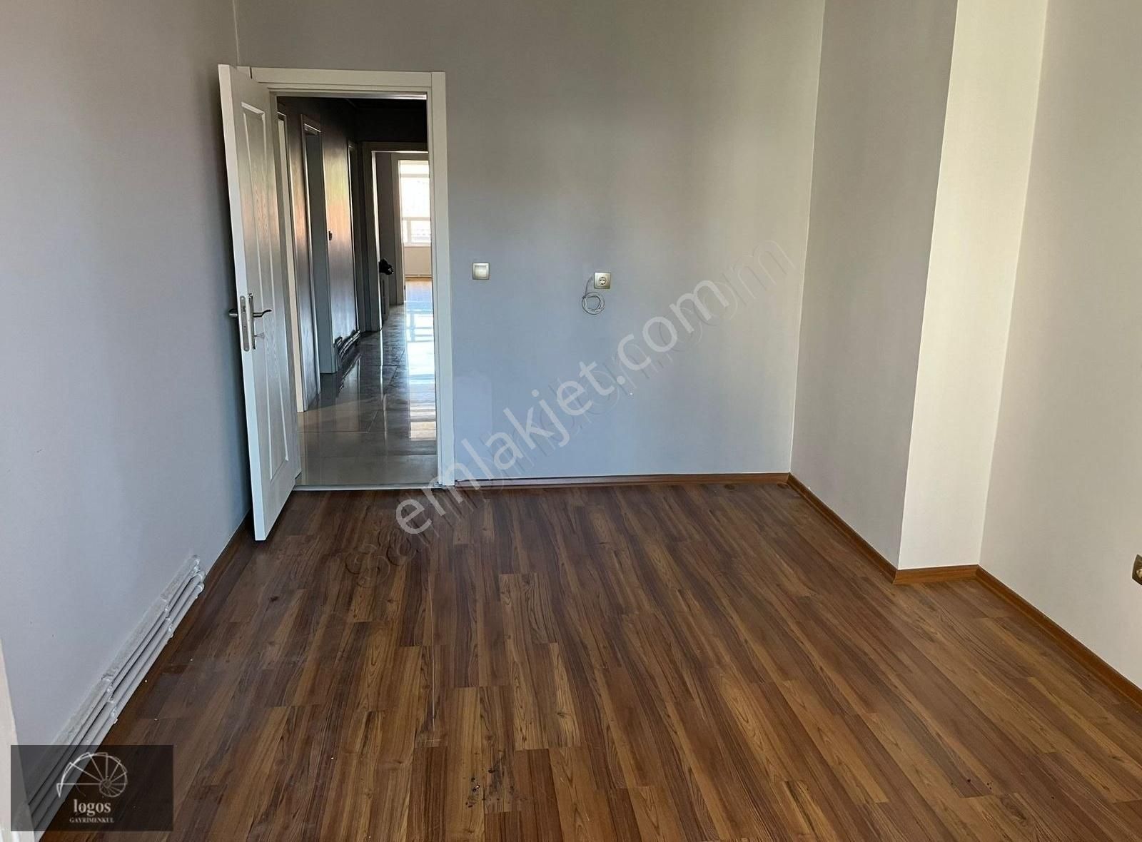 Ortaköy Sahilde Kısmi Manzaralı Bakımlı Ofis - Görsel 11