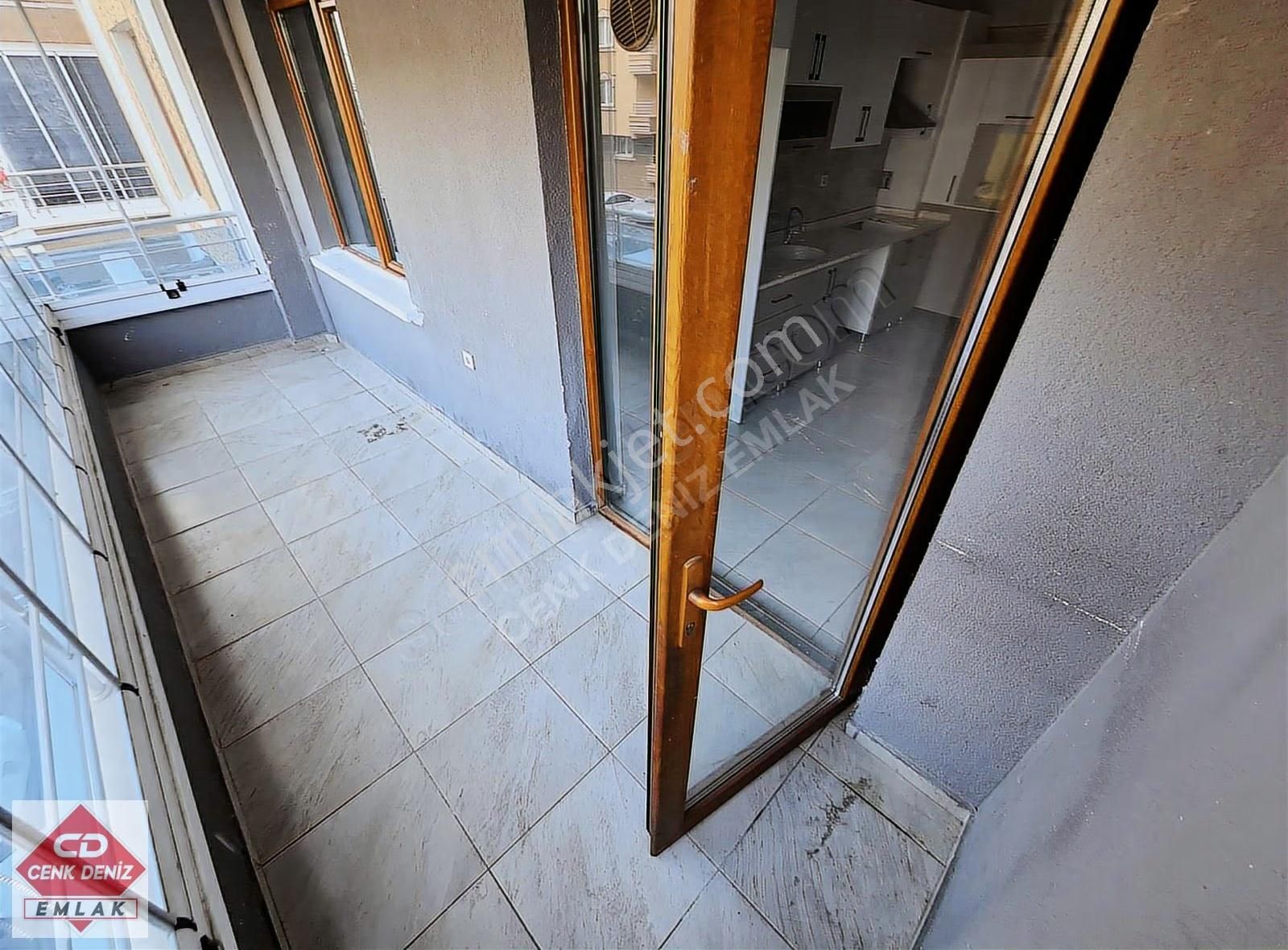 Sancaktepe Göbekte Cadde Üzeri Arakat Ön Cephe 2-banyolu 4+1 - Görsel 14