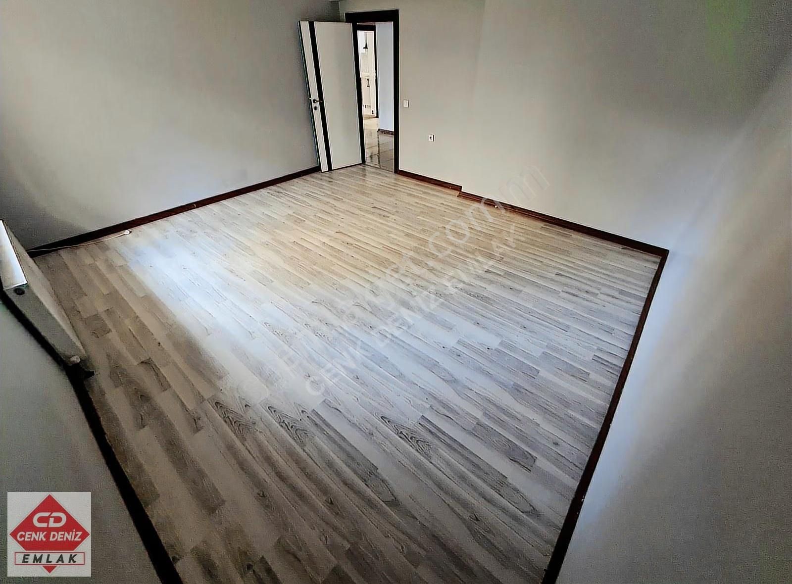 Sancaktepe Göbekte Cadde Üzeri Arakat Ön Cephe 2-banyolu 4+1 - Görsel 5