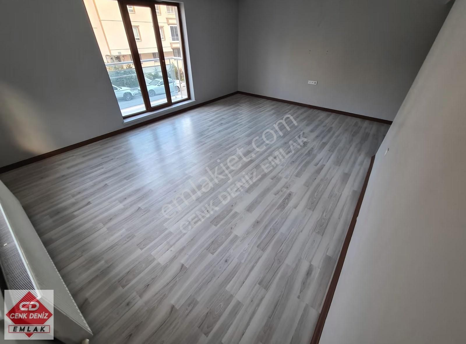 Sancaktepe Göbekte Cadde Üzeri Arakat Ön Cephe 2-banyolu 4+1 - Görsel 12