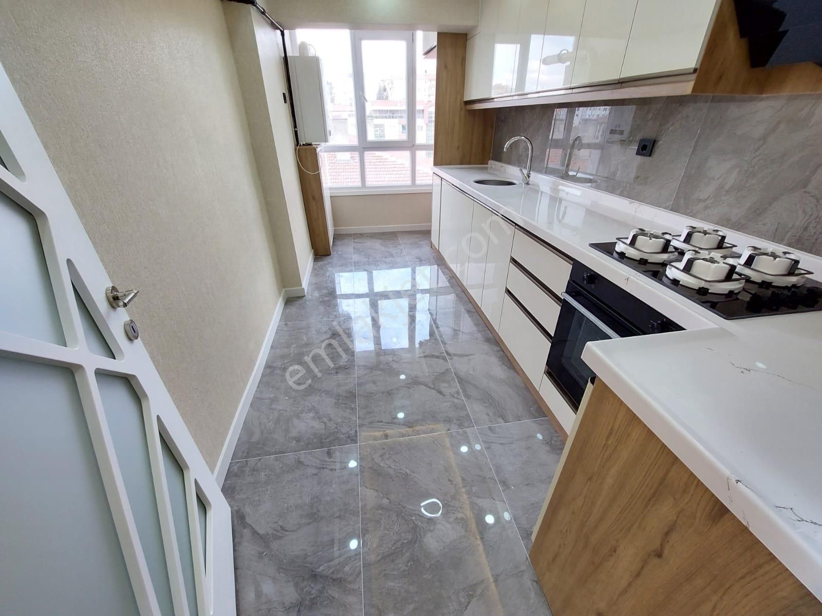 Süvari Mah Ahi Mesut Bulvar Yakını Satılık 3+1 Kat Ta Ful Yapılı Daire - Görsel 3