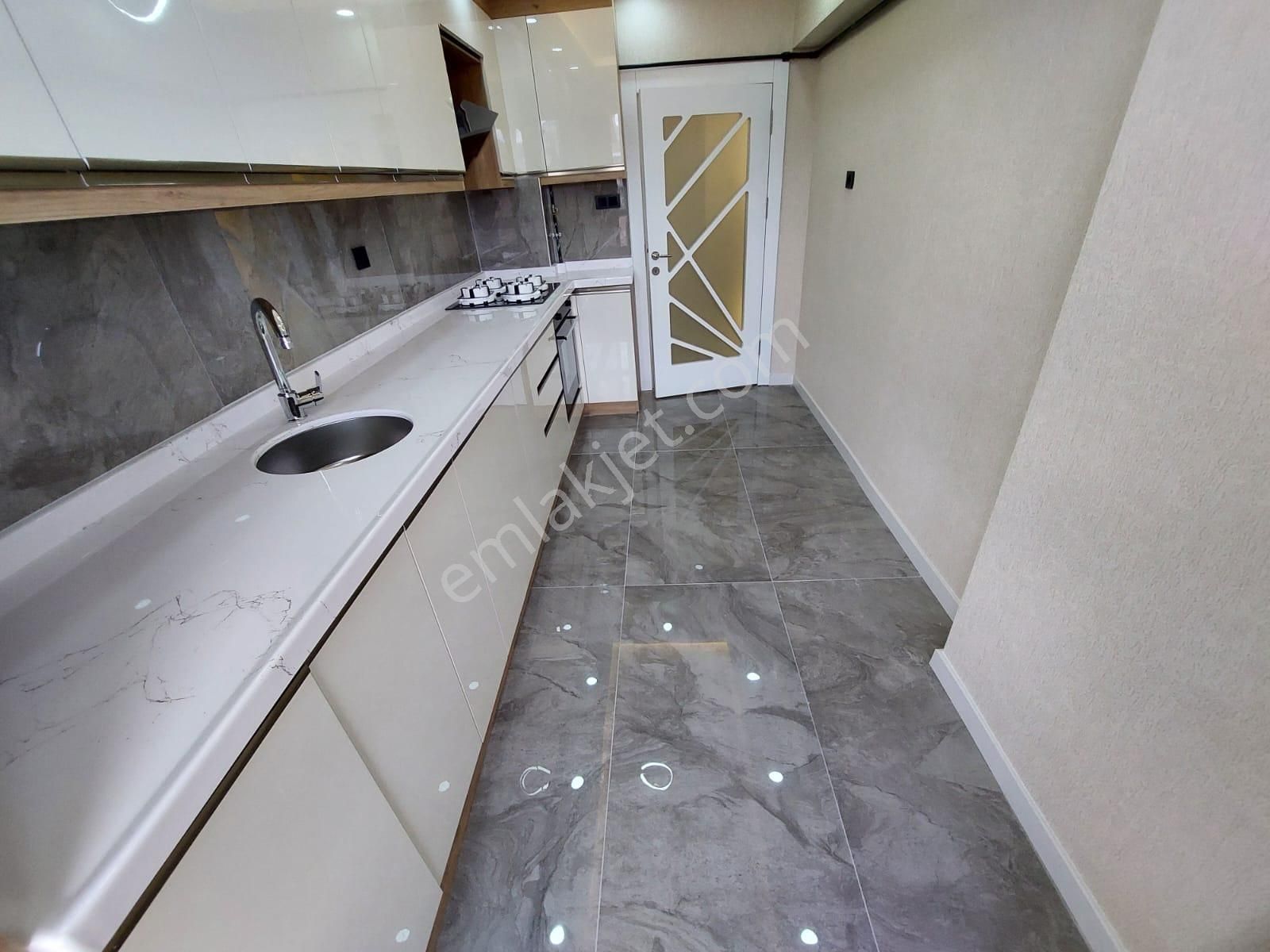 Süvari Mah Ahi Mesut Bulvar Yakını Satılık 3+1 Kat Ta Ful Yapılı Daire - Görsel 4