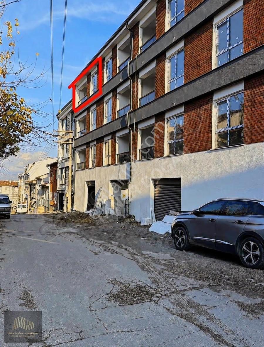 Şirintepe'de Ayrı Mutfaklı Satılık 65m2 2+0 Daire