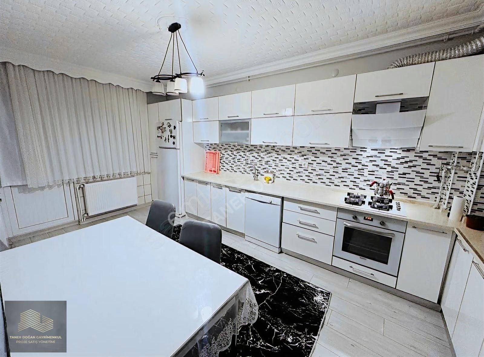 Zafer'de Tramvay Durağı Yakını Satılık 135m2 3+1 Daire - Görsel 5