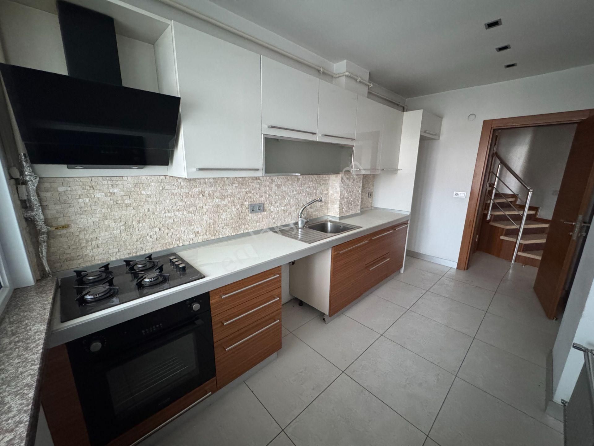 Turyap' Tan Vatan Caddesi Hıstorıa Avm Karşısında Asansörlü Binada 4+2 Dubleks Kiralık Daire - Görsel 4