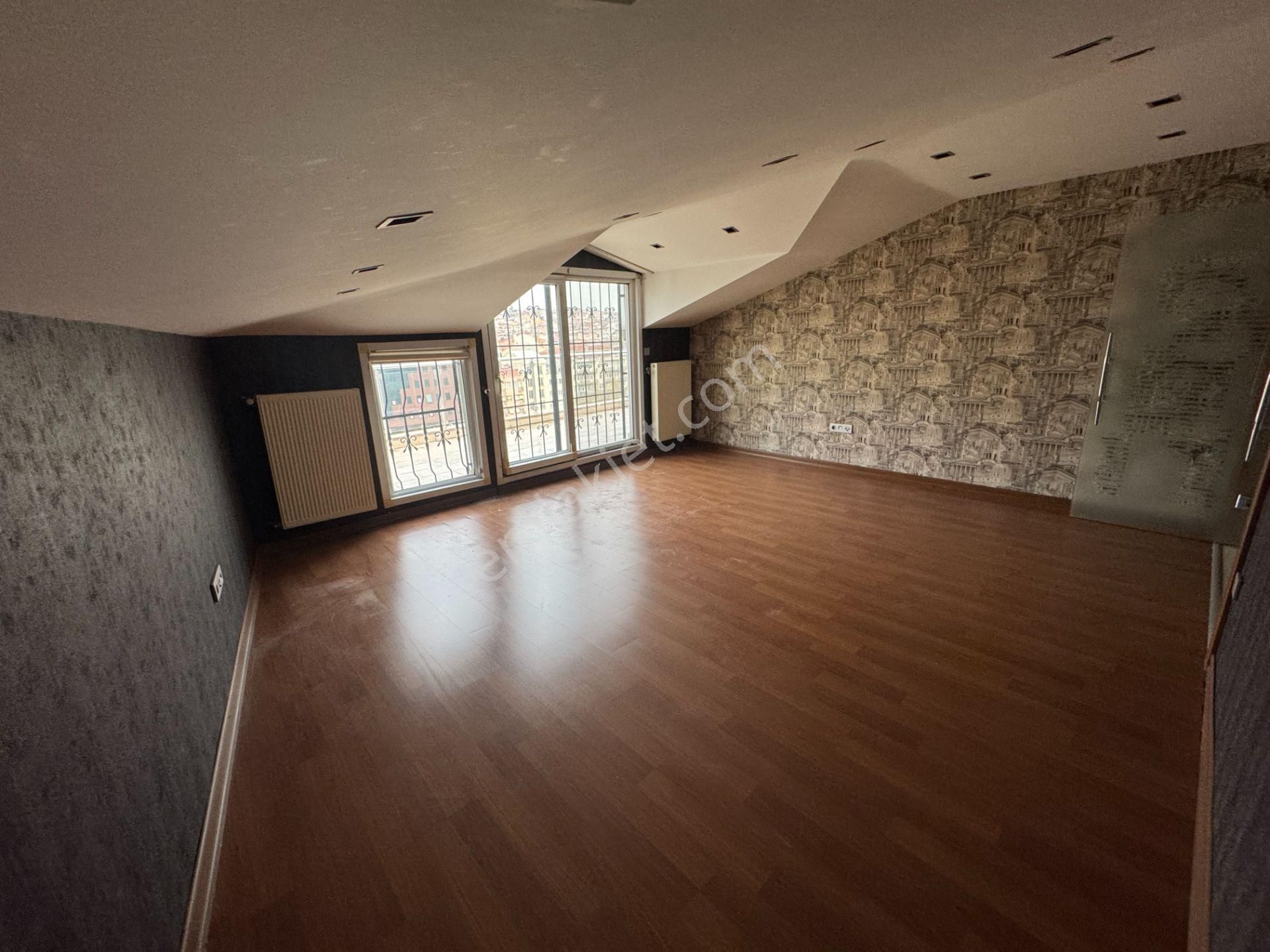 Turyap' Tan Vatan Caddesi Hıstorıa Avm Karşısında Asansörlü Binada 4+2 Dubleks Kiralık Daire - Görsel 31