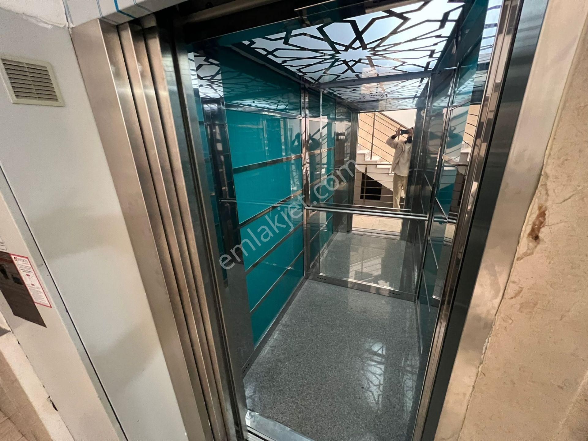 İncirli Lisesi Yanında 6+1 Lüks Dubleks! Asansörlü, Merkezi Konum - Görsel 31