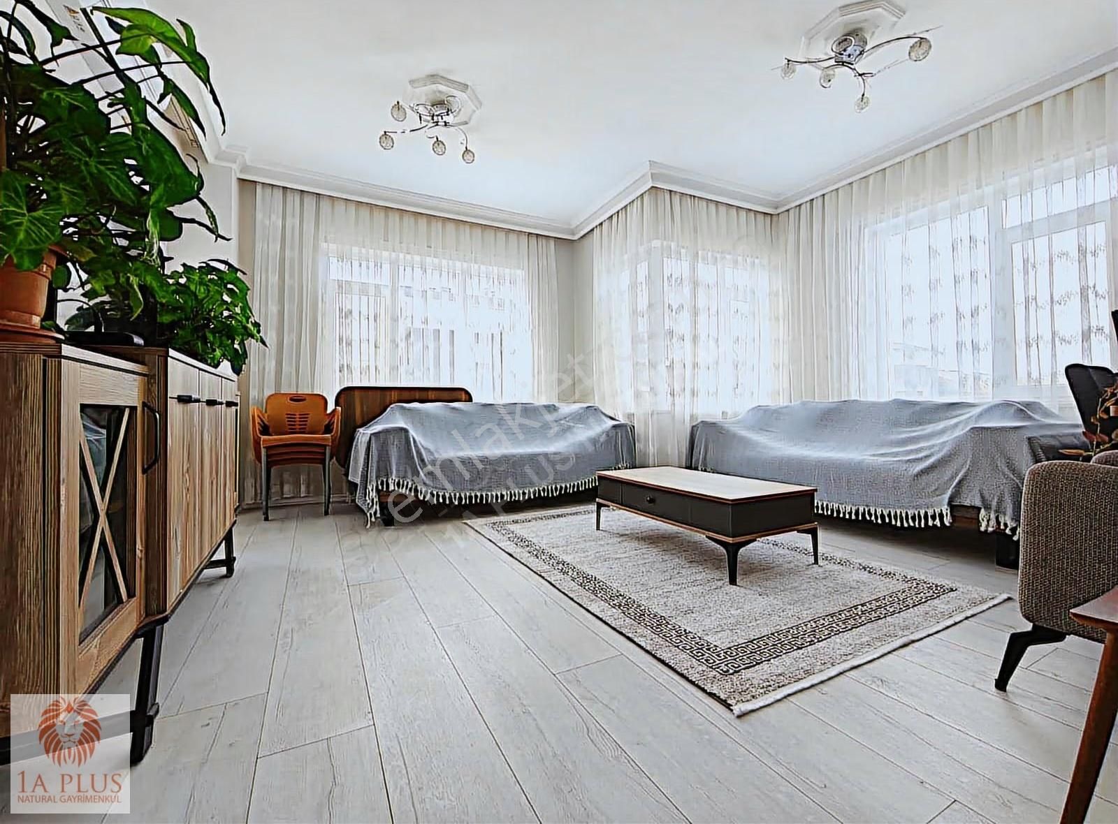 Şehir Hastanesi Yakını 3+1 155 M2 Asansörlü Doğalgaz Binada