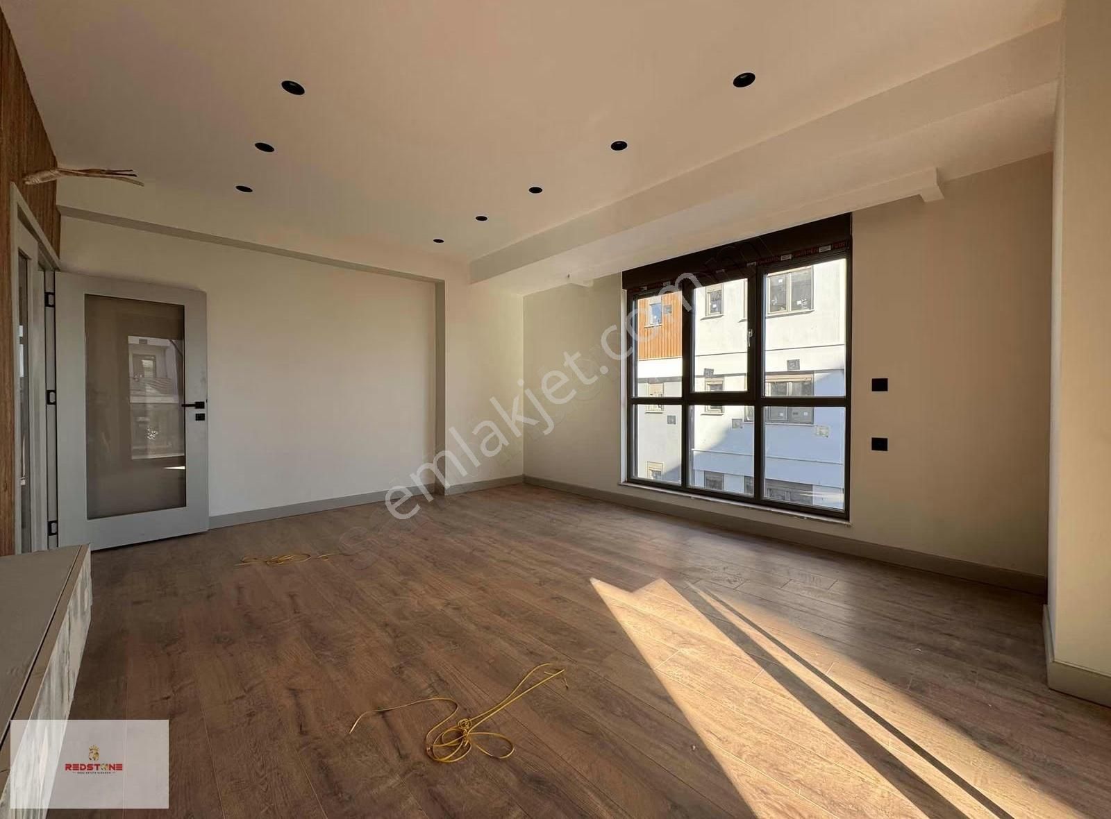 Aydoğmuşta Cadde Üzeri Havuzlu Sitede Sıfır Kiralık 3+1 Daire!!! - Görsel 11