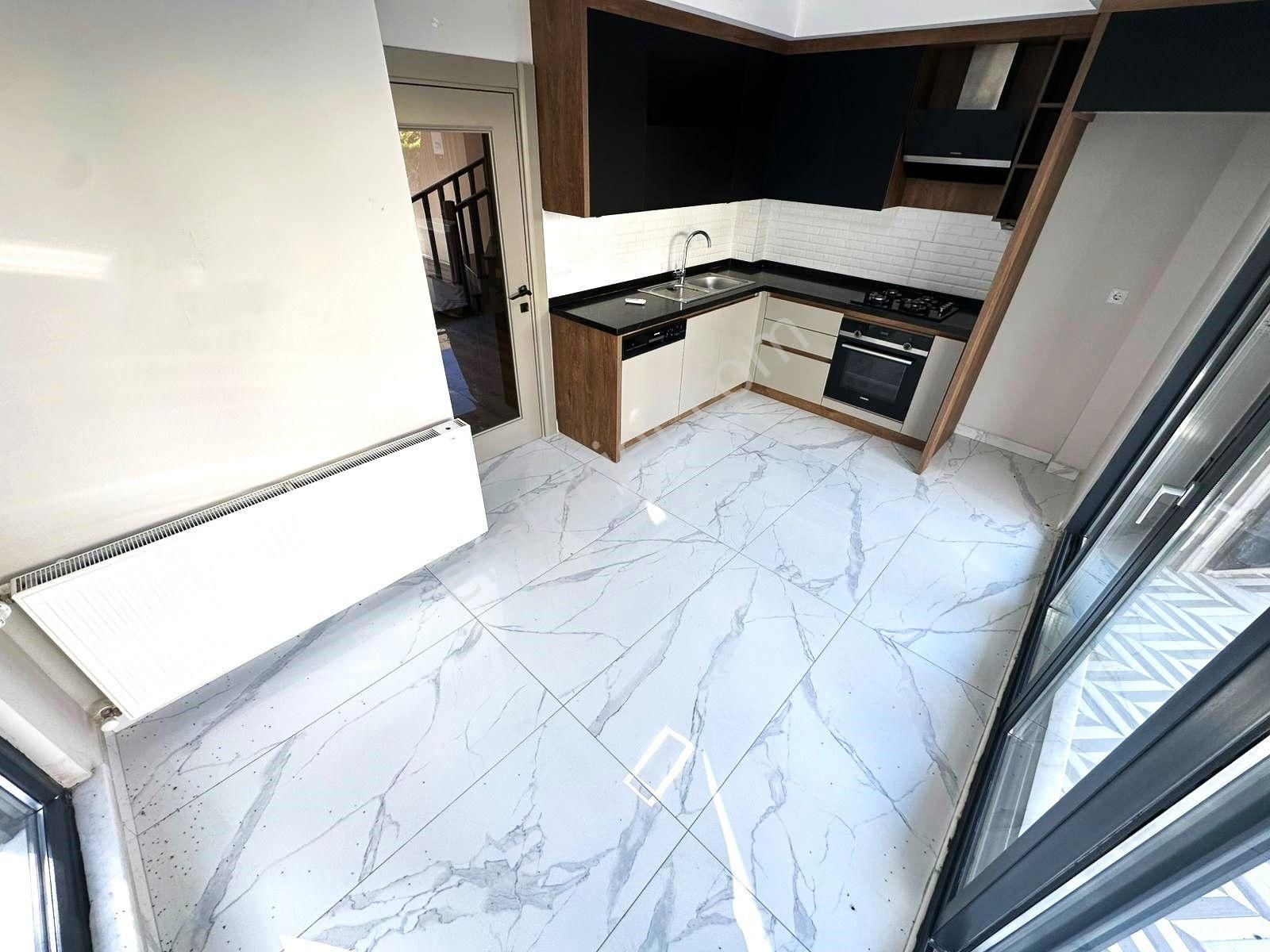 💎güre'de Aygülden💎denize Çok Yakın 350 Mt Havuzlu Ön Cephe Ayrı Mutfak 2 Yaşında 3+1 Satılık Villa - Görsel 3