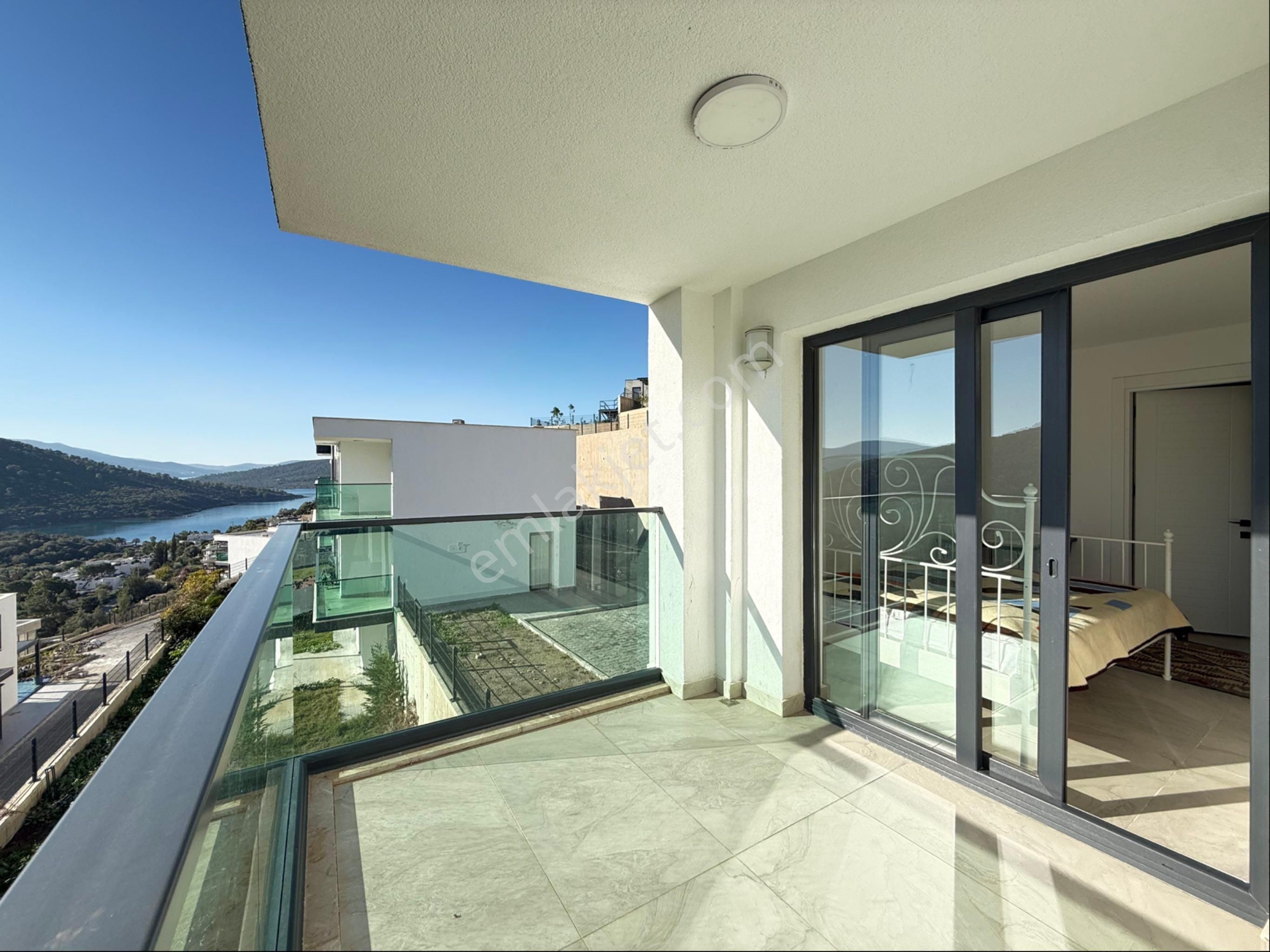 İris Adabükü Sitesi’nde Deniz Ve Orman Manzarali 2+1 Üst Kat Daire - Görsel 3