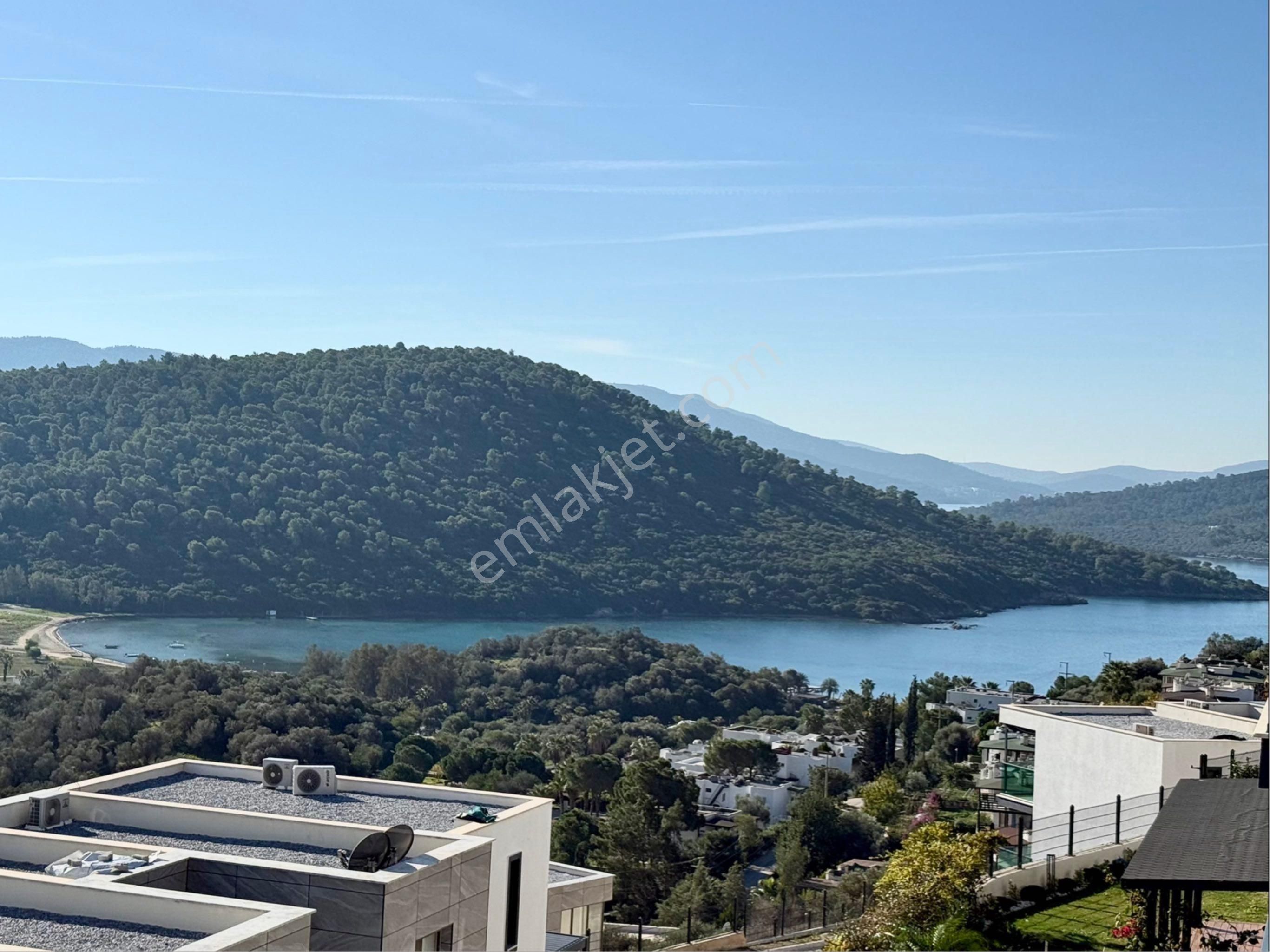 İris Adabükü Sitesi’nde Deniz Ve Orman Manzarali 2+1 Üst Kat Daire