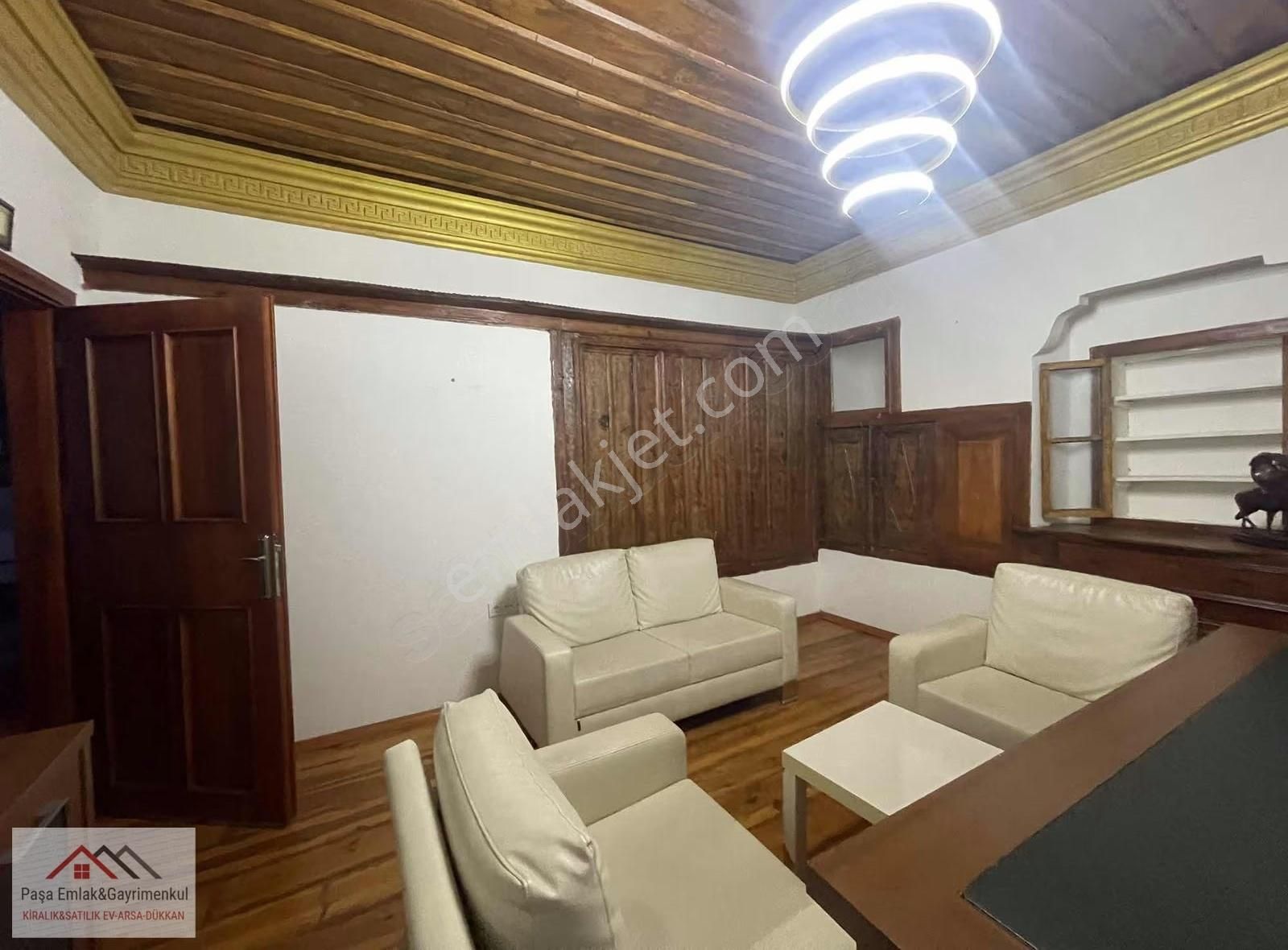 Tarihi Konak İçerisinde Kiralık Ofisler - Görsel 15