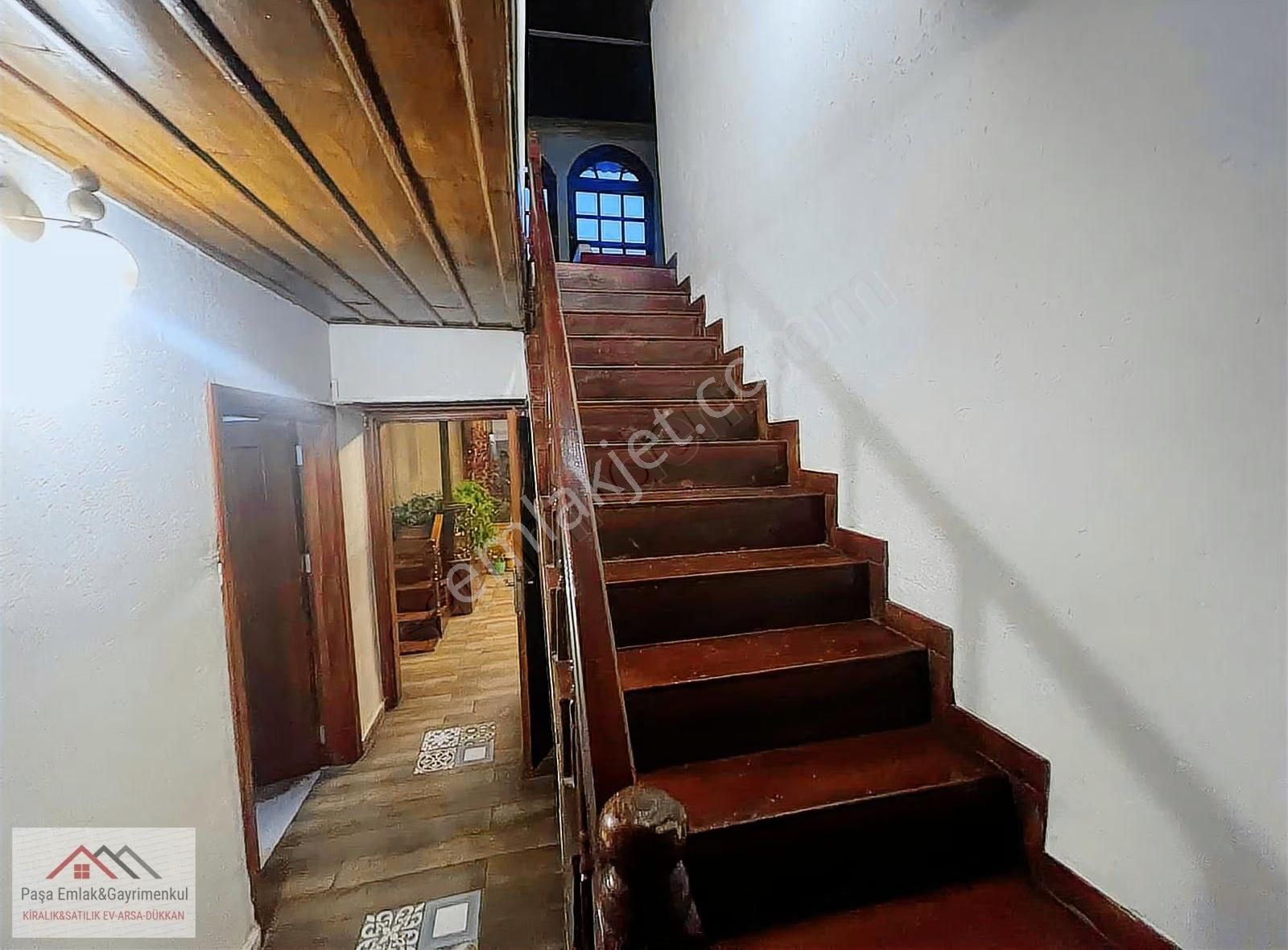 Tarihi Konak İçerisinde Kiralık Ofisler - Görsel 3