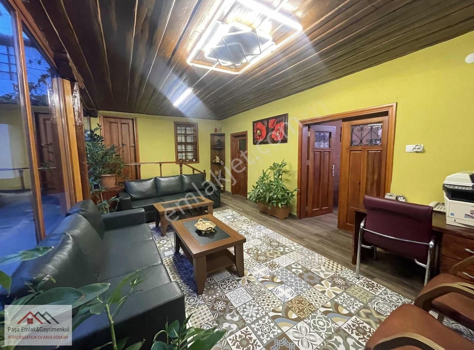 Tarihi Konak İçerisinde Kiralık Ofisler - Görsel 10