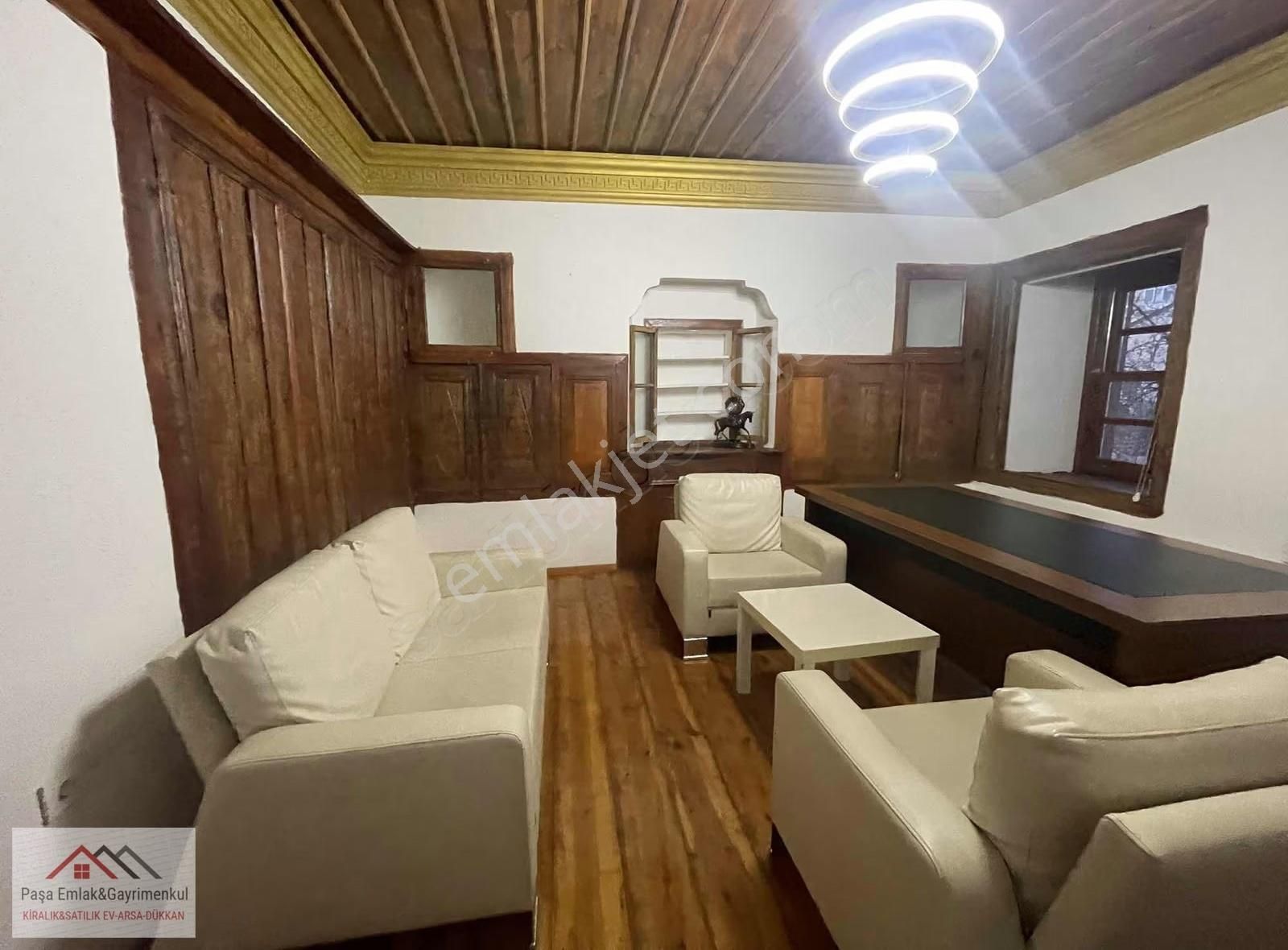 Tarihi Konak İçerisinde Kiralık Ofisler - Görsel 14