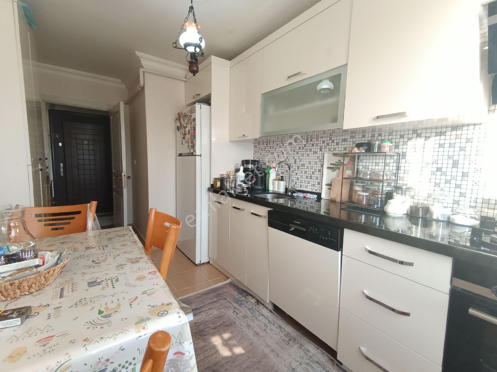 Hamidiye  mh. De  Çatı dubleks 4+2 Odali 180m2 