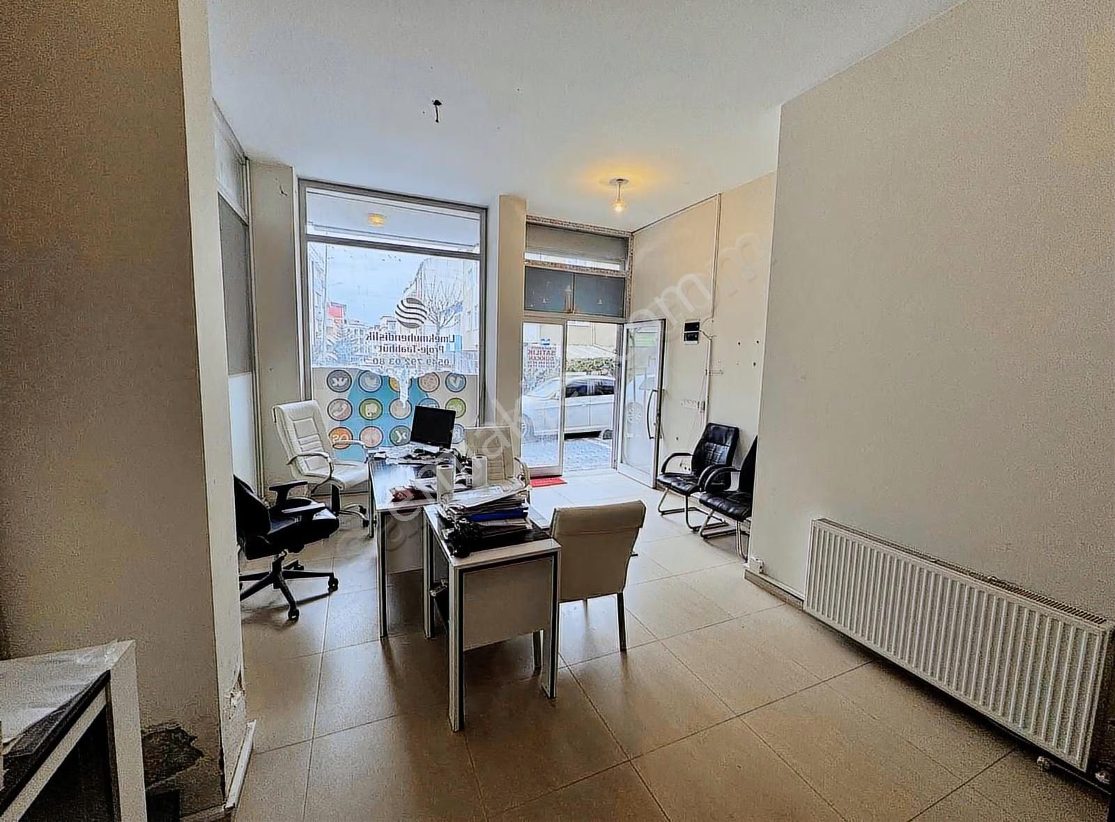 Sarıgazi Metro Yakını 135m² Köşe Dükkan Boş Ve Hemen Teslim - Görsel 9