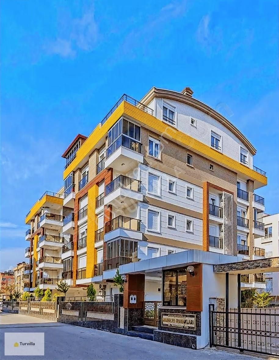 Turvilla'dan Konyaaltı Liman'da Lux Site İçi 1+1 Kiralık Daire