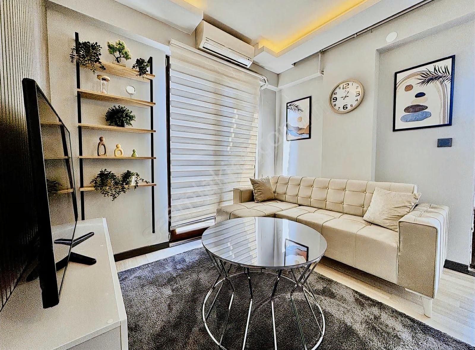 Cadde Üzerinde Mülkiyetli 2+1 Eşyalı Tasarımlı Geniş Arakatdaire - Görsel 2