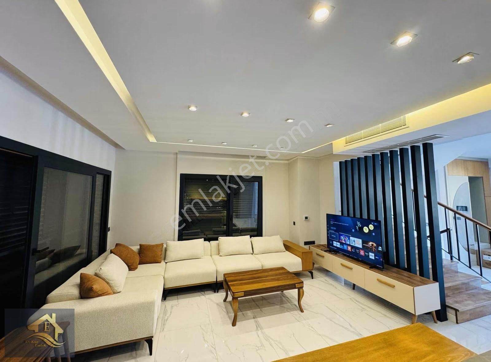 Kuşadası'nda Tam Müstakil Havuzlu Asansörlü Eşyalı 4+1 Özel Mülk - Görsel 31