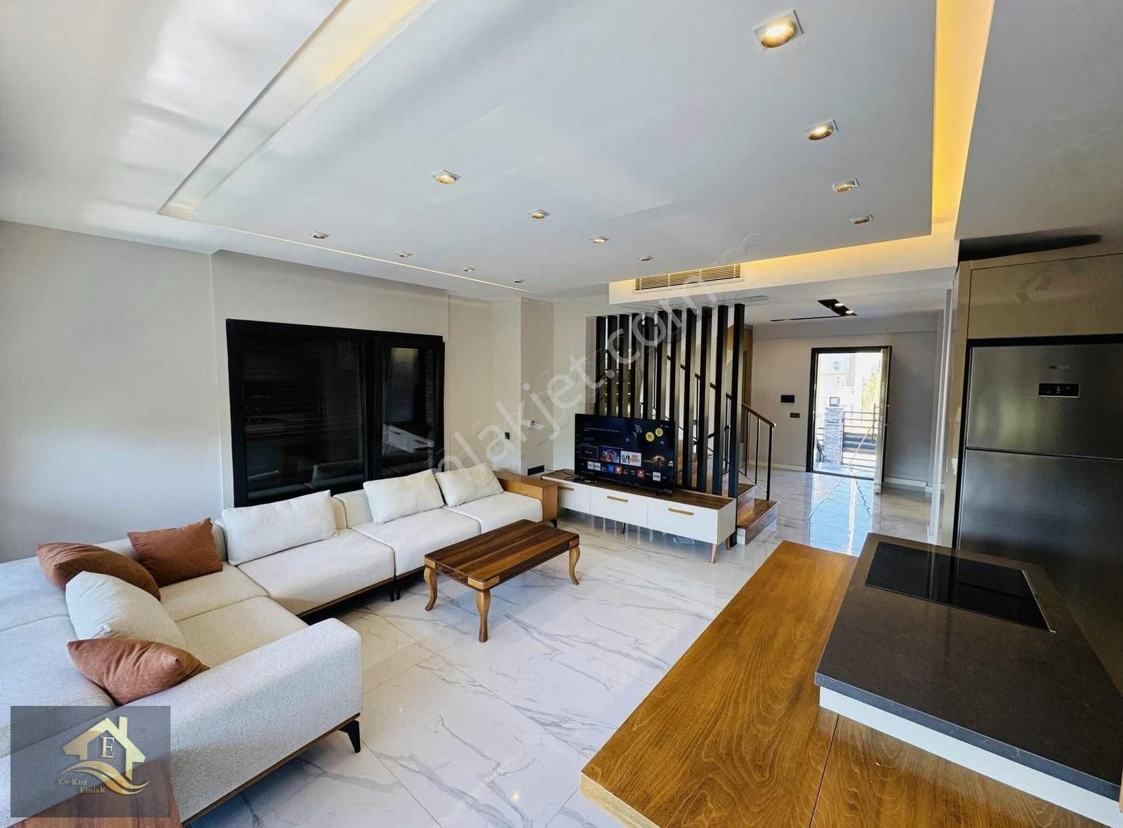 Kuşadası'nda Tam Müstakil Havuzlu Asansörlü Eşyalı 4+1 Özel Mülk - Görsel 27