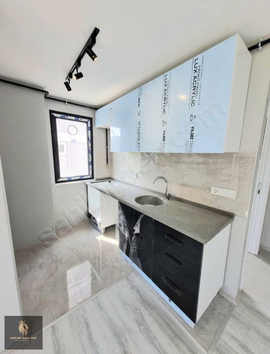 Ümraniye Cadde Üzeri Metro 5 Dakika - Görsel 23