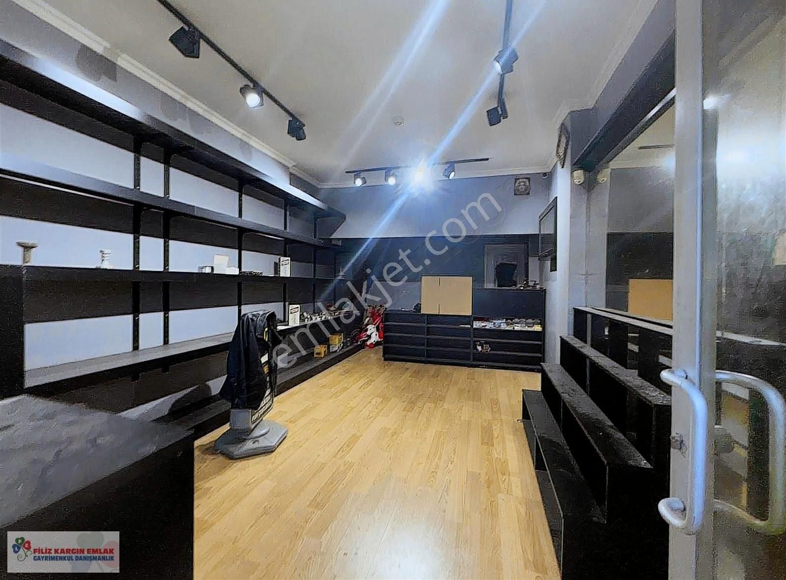 Bağcılar Çınar Mah.60m2 Düz Giriş Kiralık Dükkan