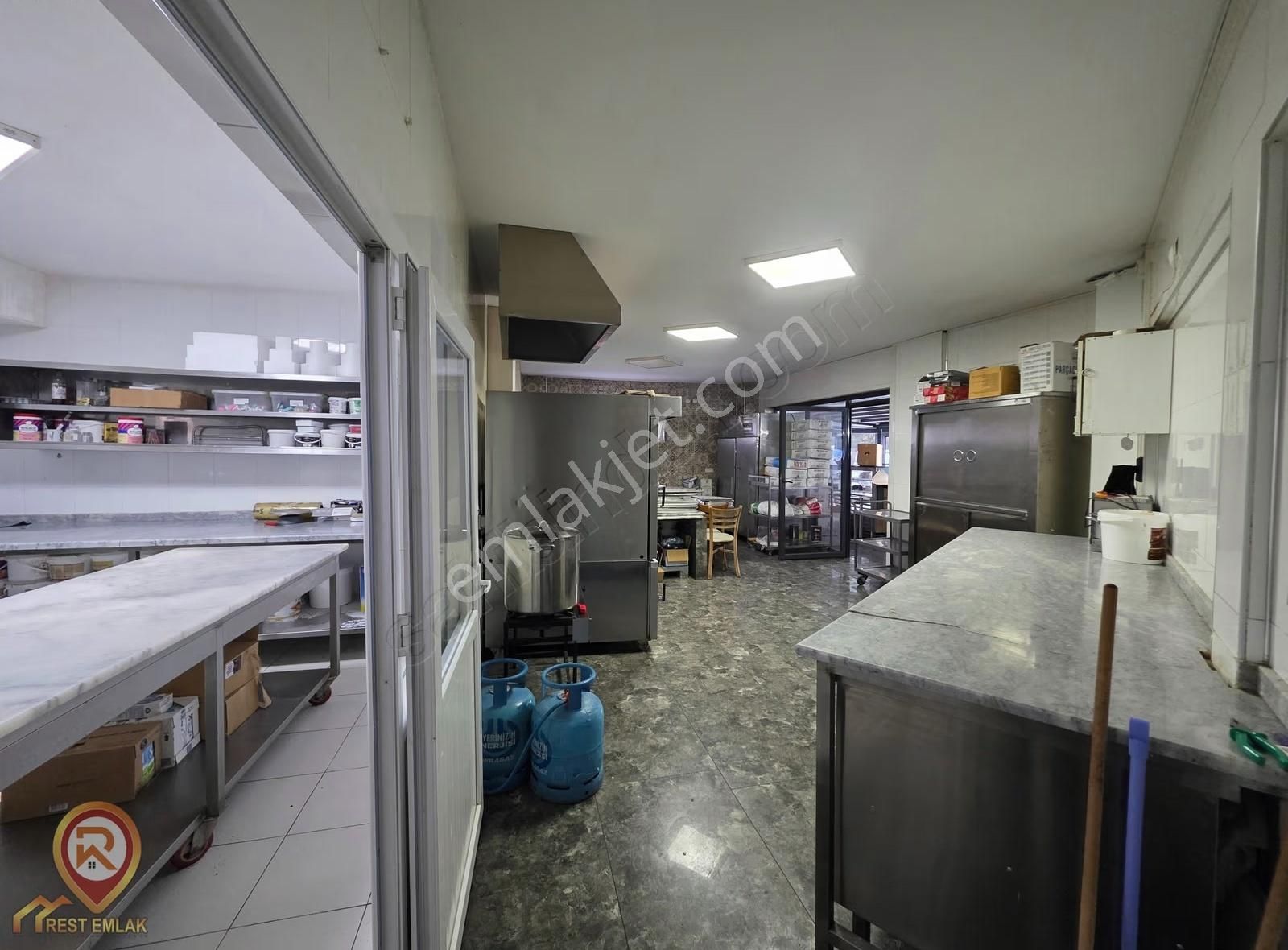 Rest Emlak - Cadde Üzeri Köşede Geniş Devren Kiralık Fırın - Görsel 9