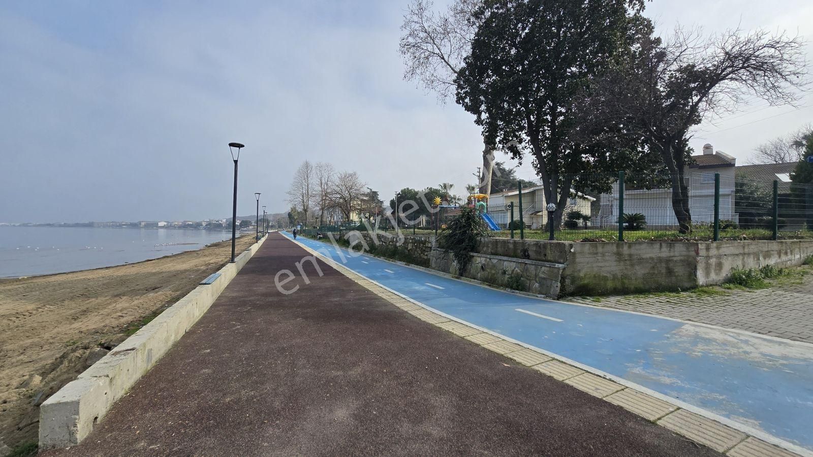 Denize Sıfır Konumda 40 Metre Arsa Paylı 2+1 Arakat Daire - Görsel 19