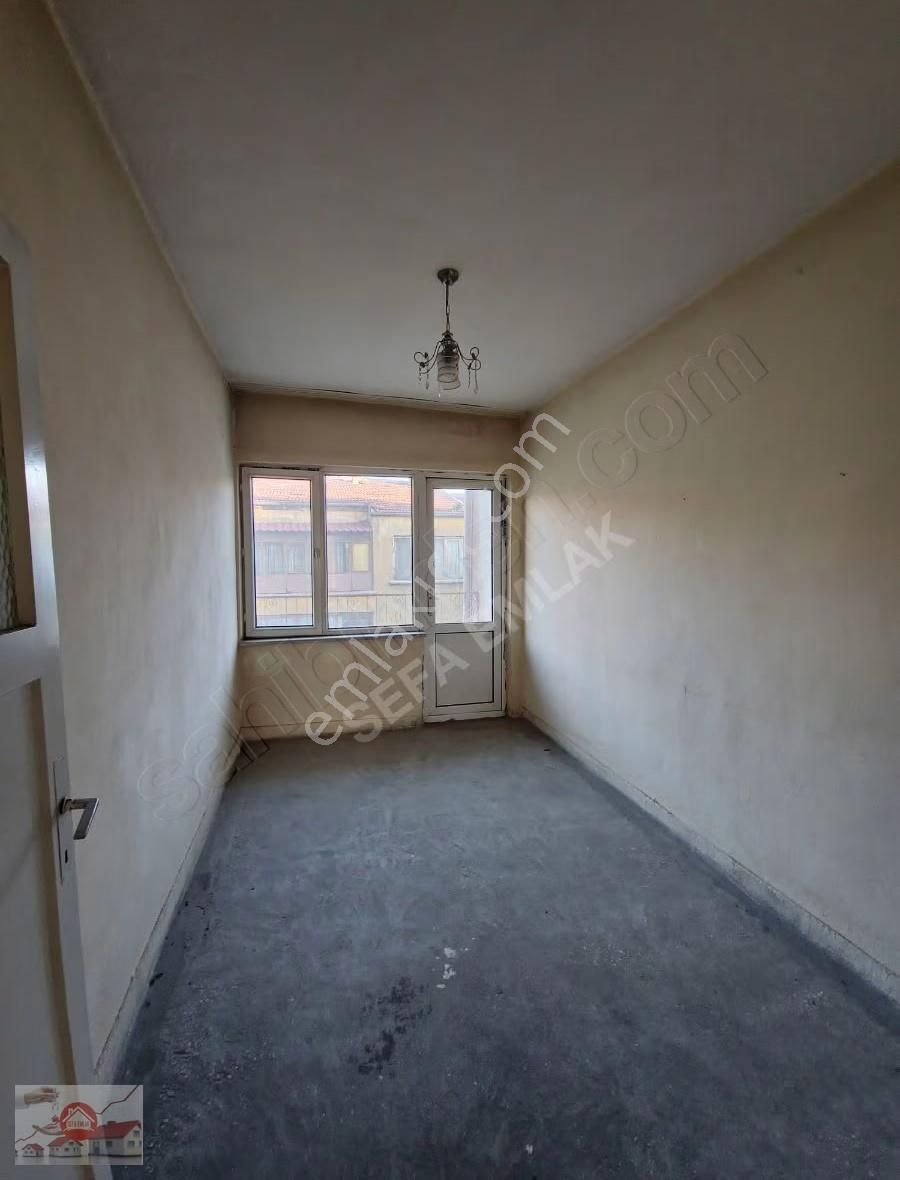 Satılık Sobalı 4+1 Daire Çarşı Merkezde Yatırımlık - Görsel 21