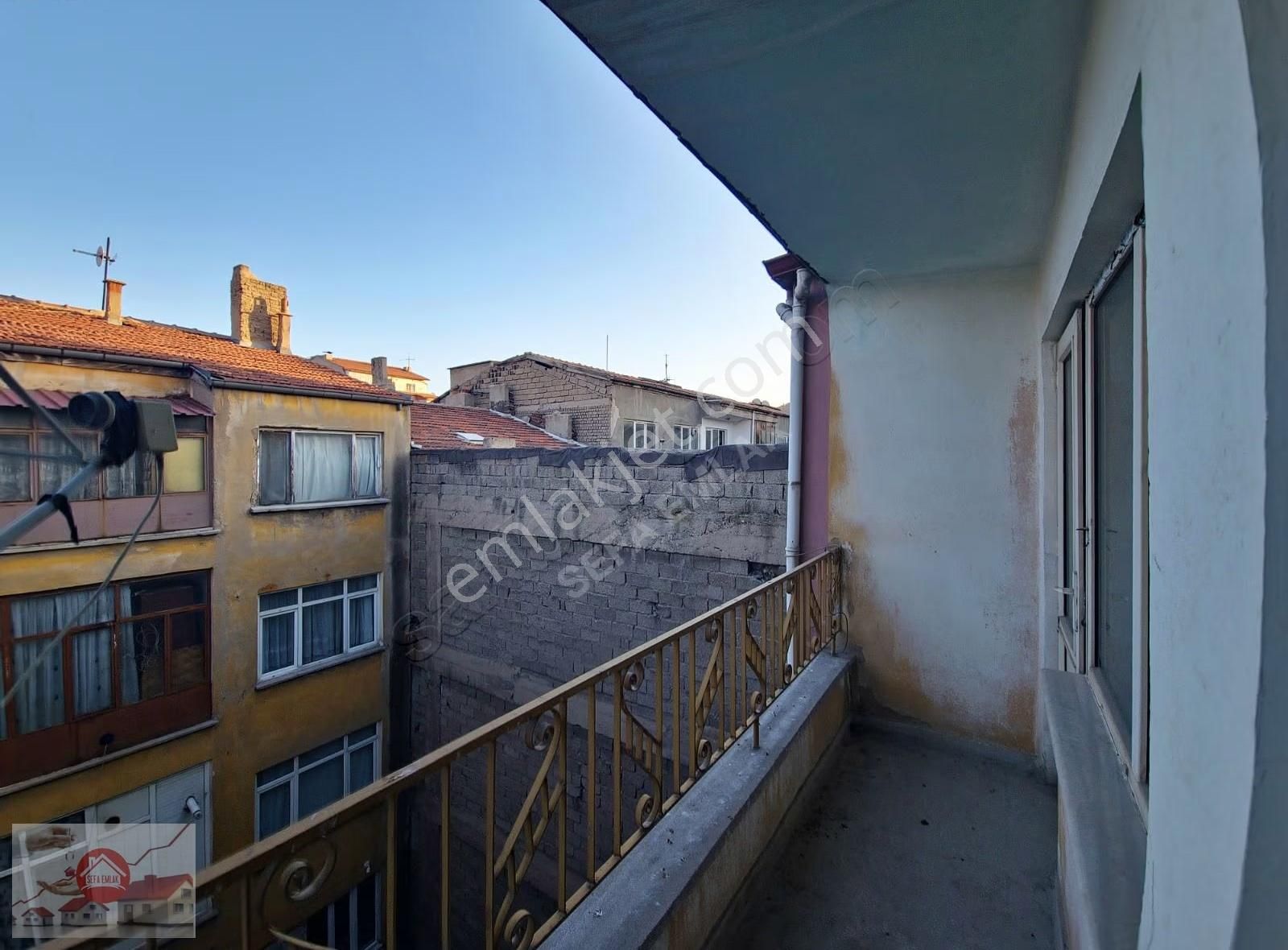 Satılık Sobalı 4+1 Daire Çarşı Merkezde Yatırımlık - Görsel 11