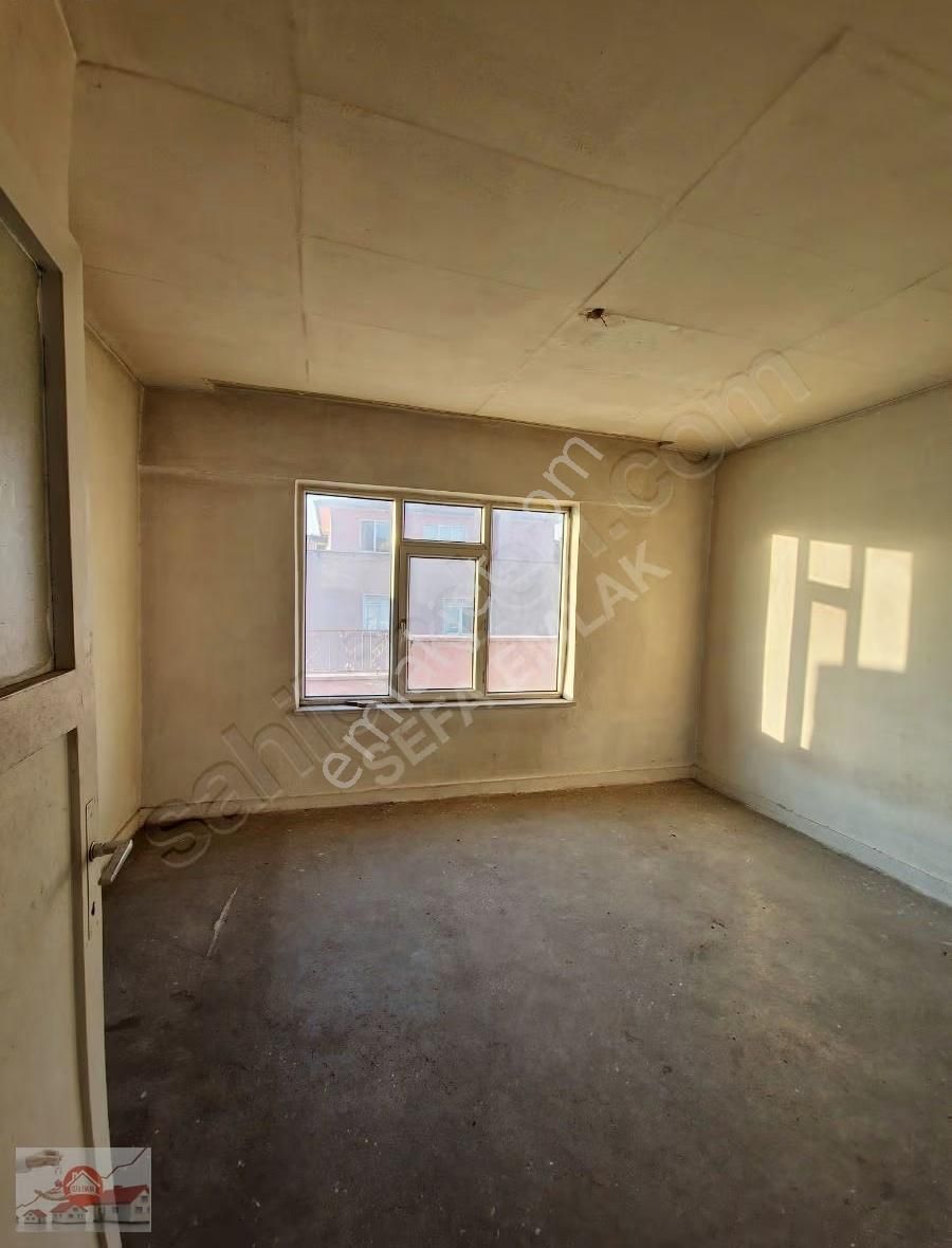 Satılık Sobalı 4+1 Daire Çarşı Merkezde Yatırımlık - Görsel 16