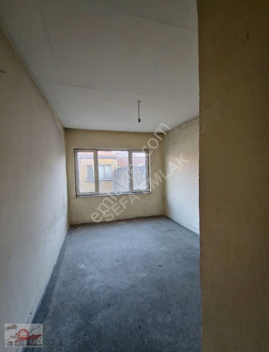 Satılık Sobalı 4+1 Daire Çarşı Merkezde Yatırımlık - Görsel 19