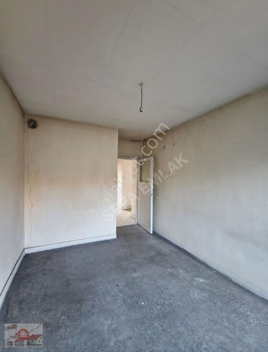 Satılık Sobalı 4+1 Daire Çarşı Merkezde Yatırımlık - Görsel 17