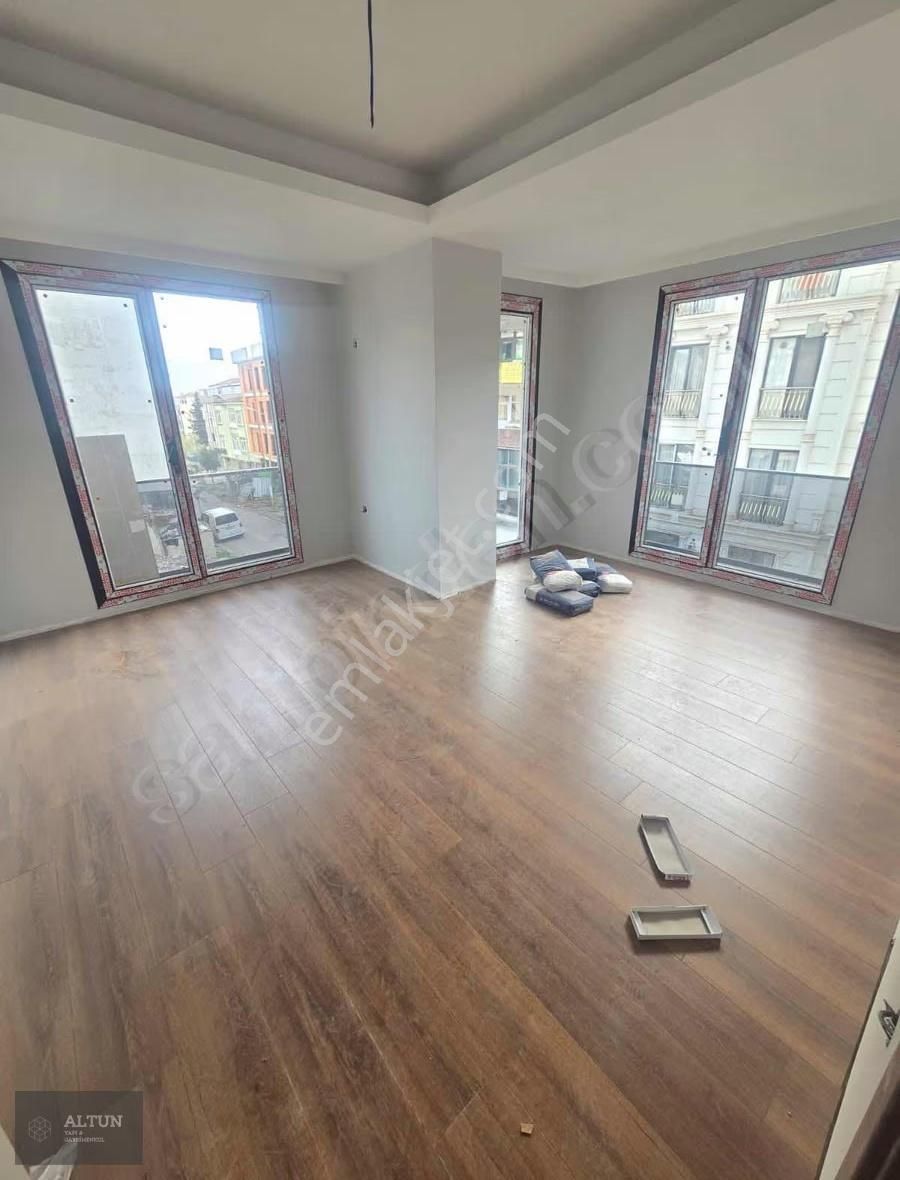 Mükemmel Konumlu Metrobüse 5 Dk Mesafede Satılık Ara Kat - Görsel 3