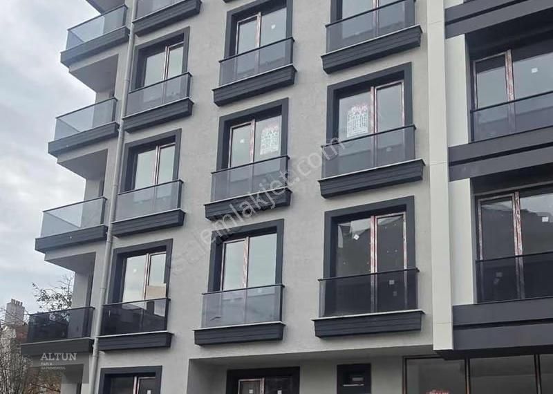 Mükemmel Konumlu Metrobüse 5 Dk Mesafede Satılık Ara Kat