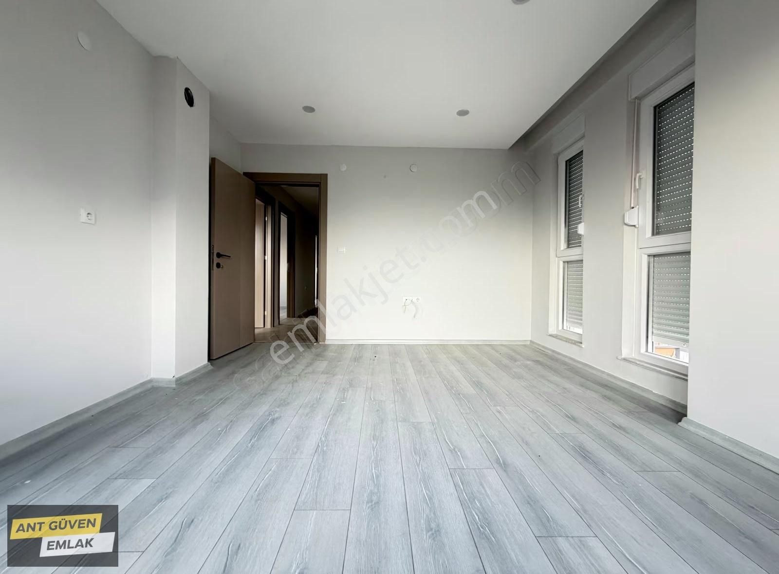 Yerden Isıtmalı Katta Tek Herşeyi Ayrı 2+1 Asansörlü Katta Daire - Görsel 4