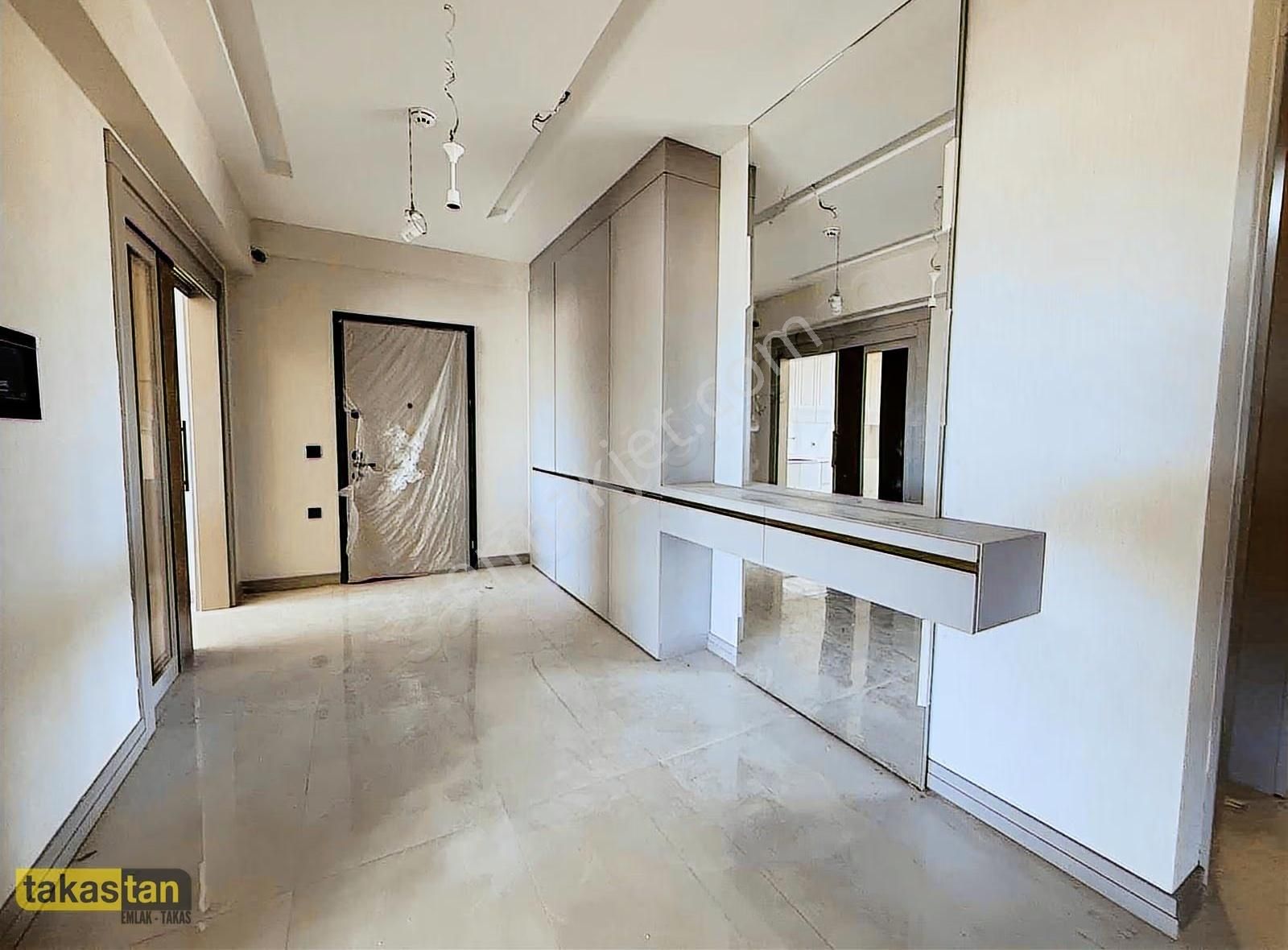 Yamaçtepenin Merkezi Konumlu Ultra Lüx Dairesi - Görsel 10