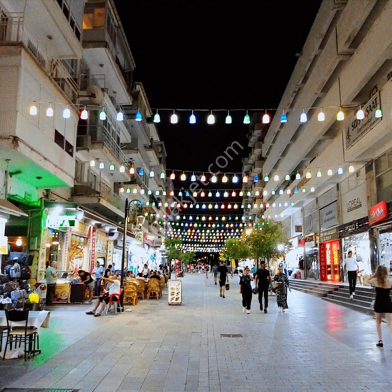 Kuşadası Çarşı Merkez 1+1 Full Eşyalı - Görsel 2