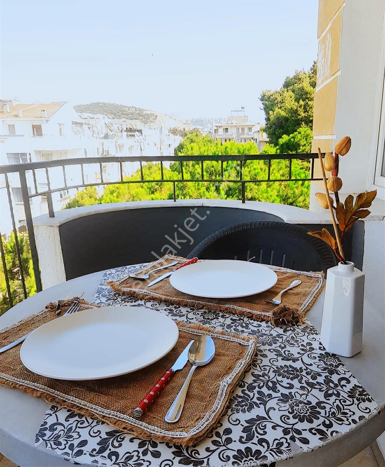 Kuşadası Çarşı Merkez 1+1 Full Eşyalı - Görsel 13